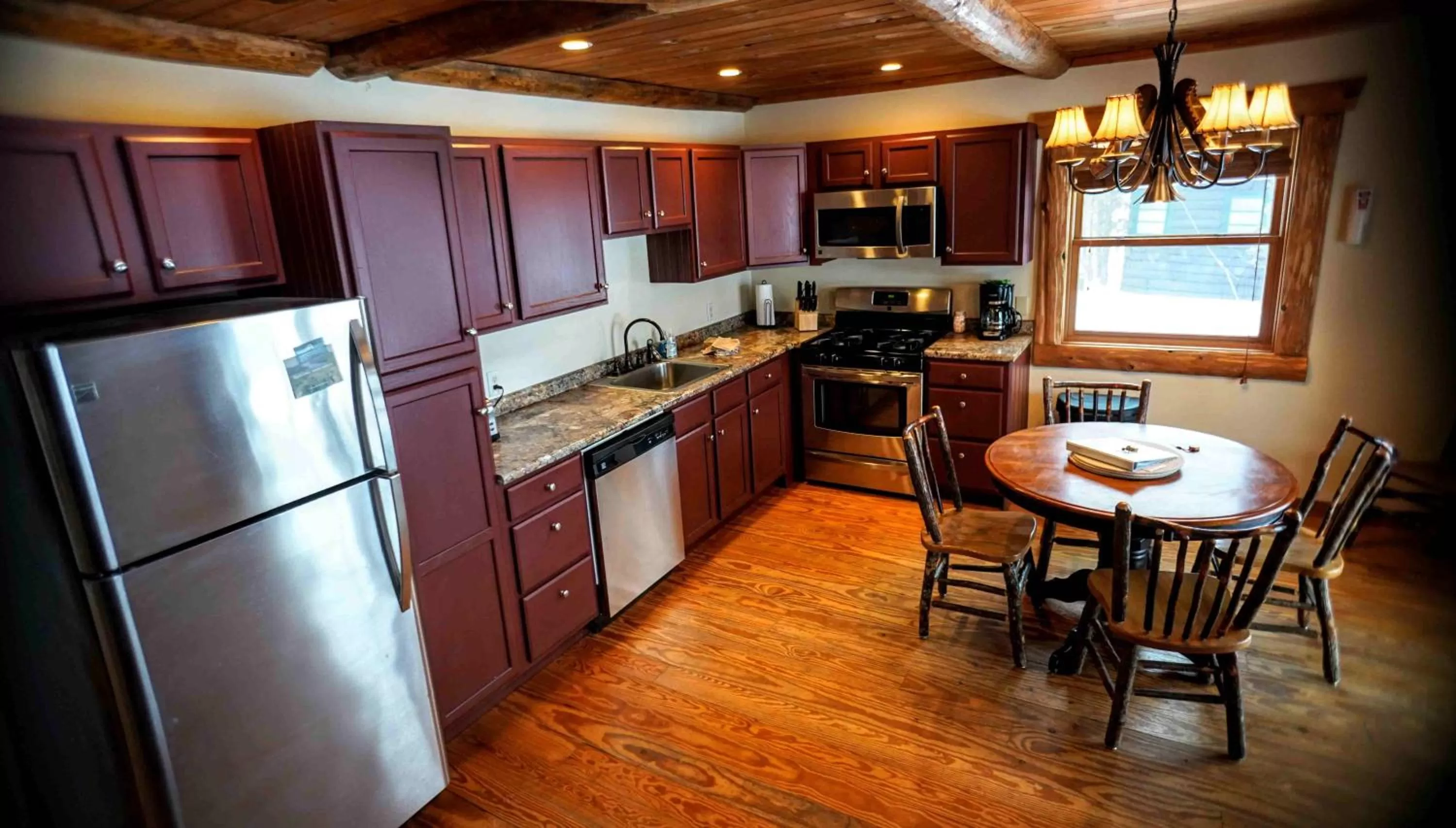 Kitchen/Kitchenette in Ampersand Bay Resort