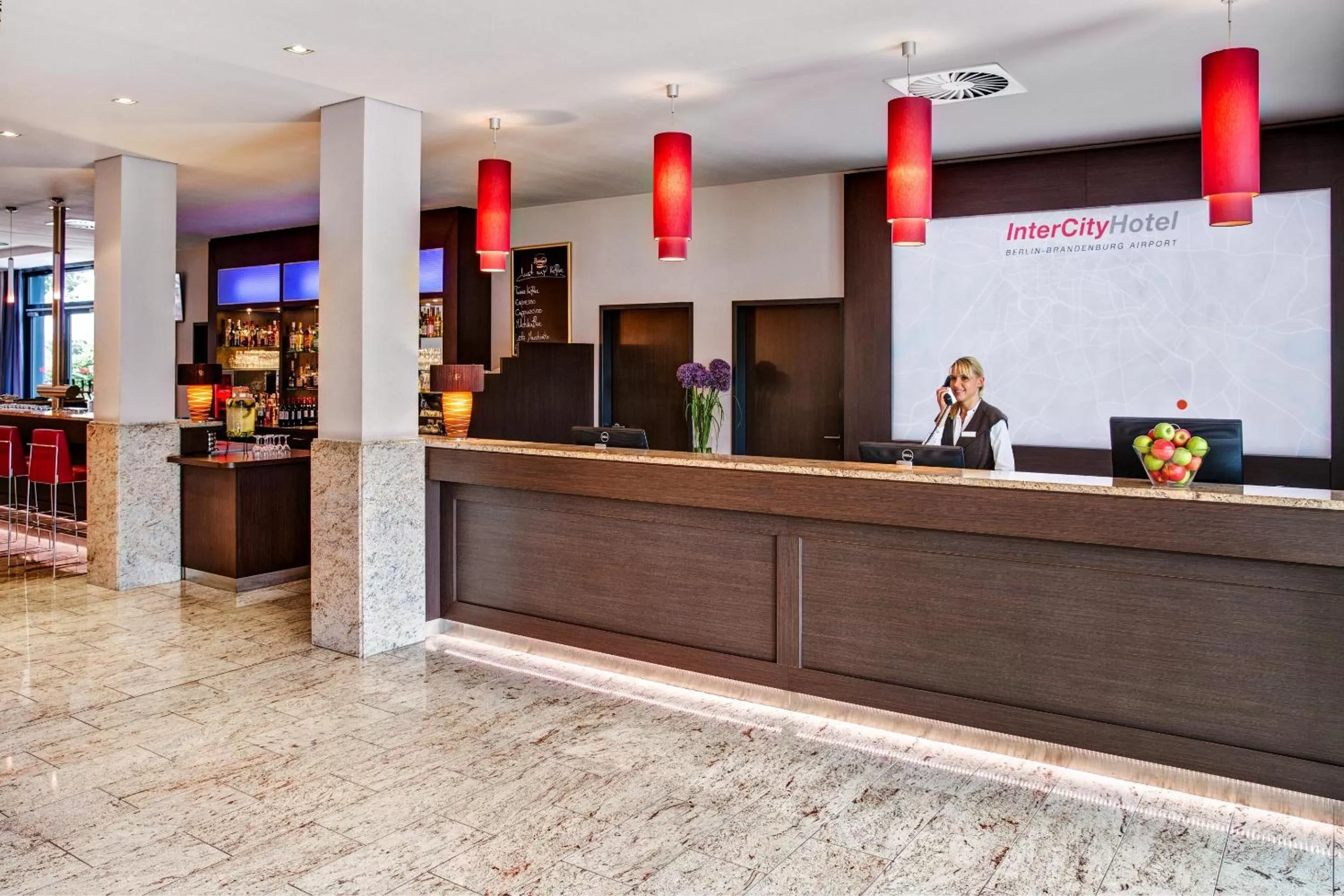 Lobby or reception in IntercityHotel Berlin Airport Area North