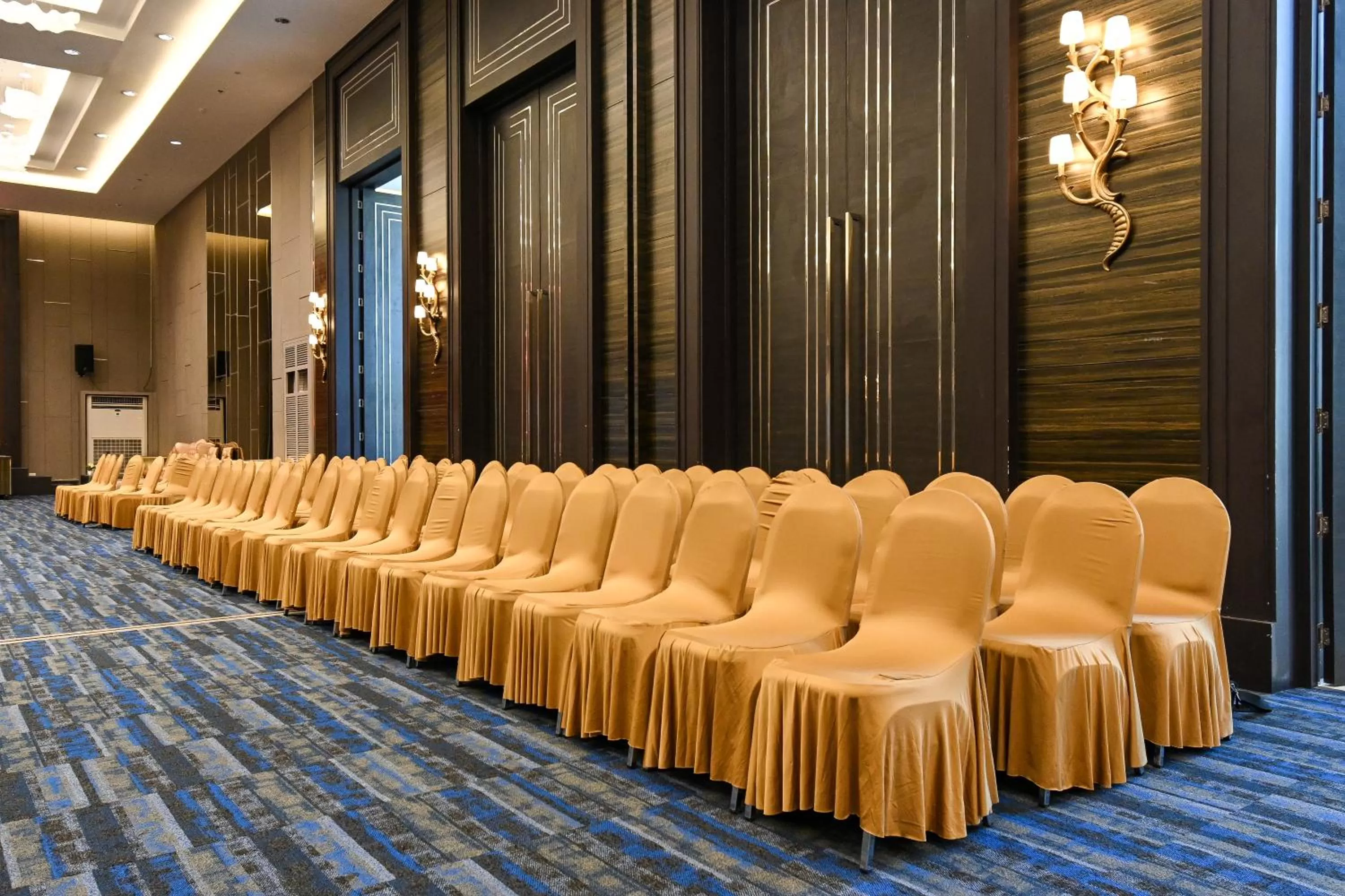 Meeting/conference room in Golden Sea Hua Hin - SHA Extra Plus