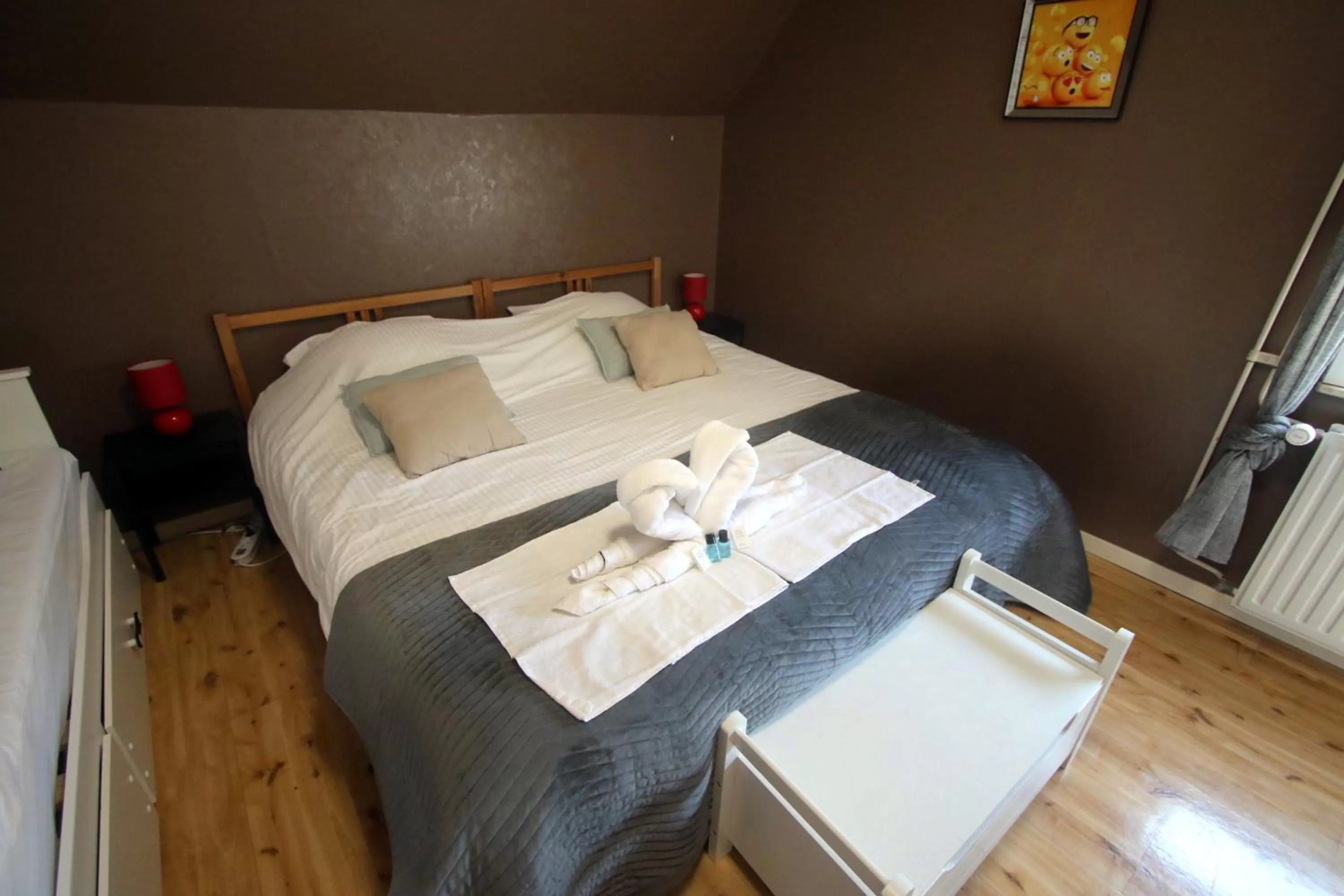 Bedroom, Bed in Chambre d'hôte Blankenberge