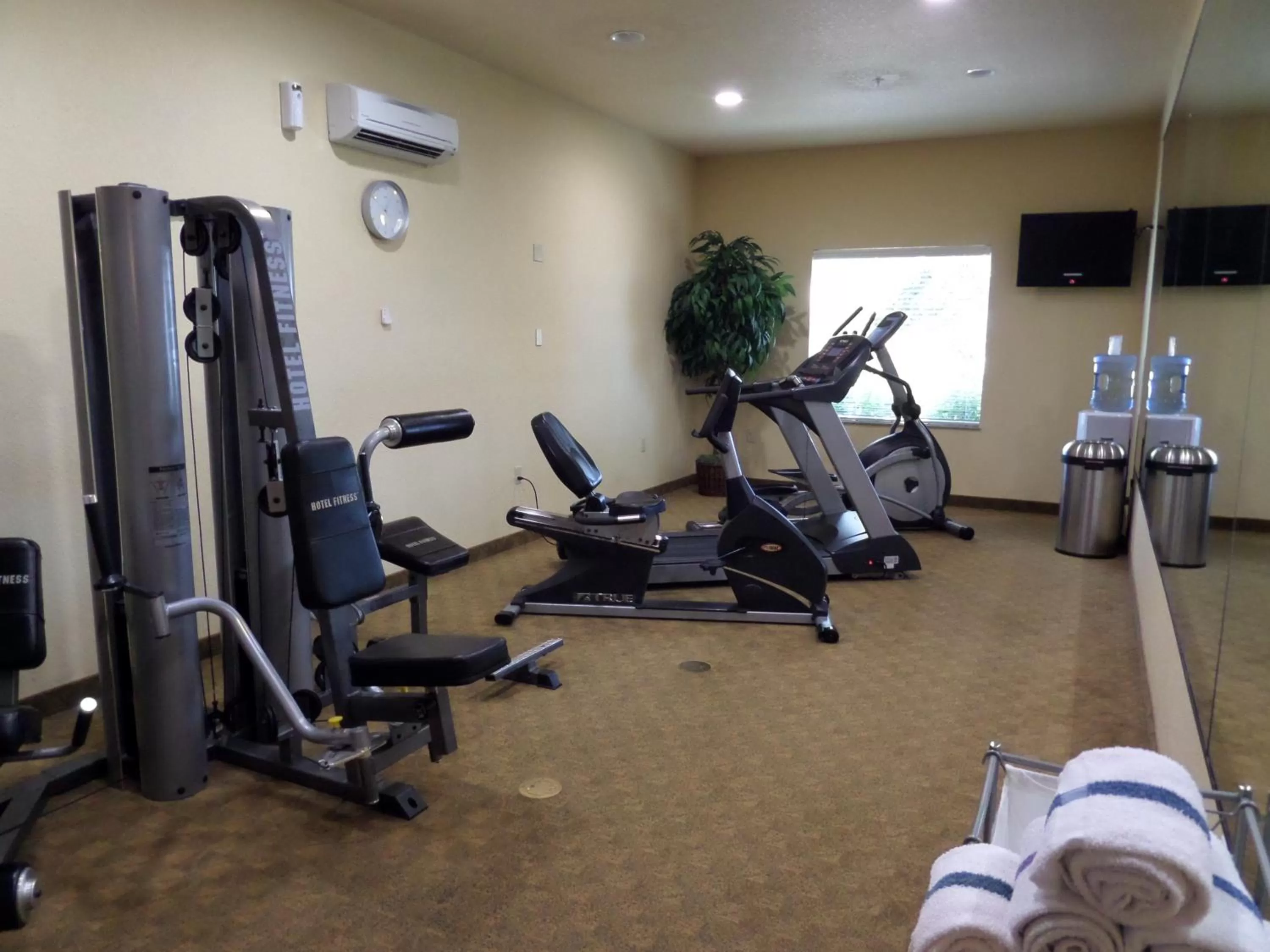 Fitness centre/facilities in Baymont by Wyndham Pearsall