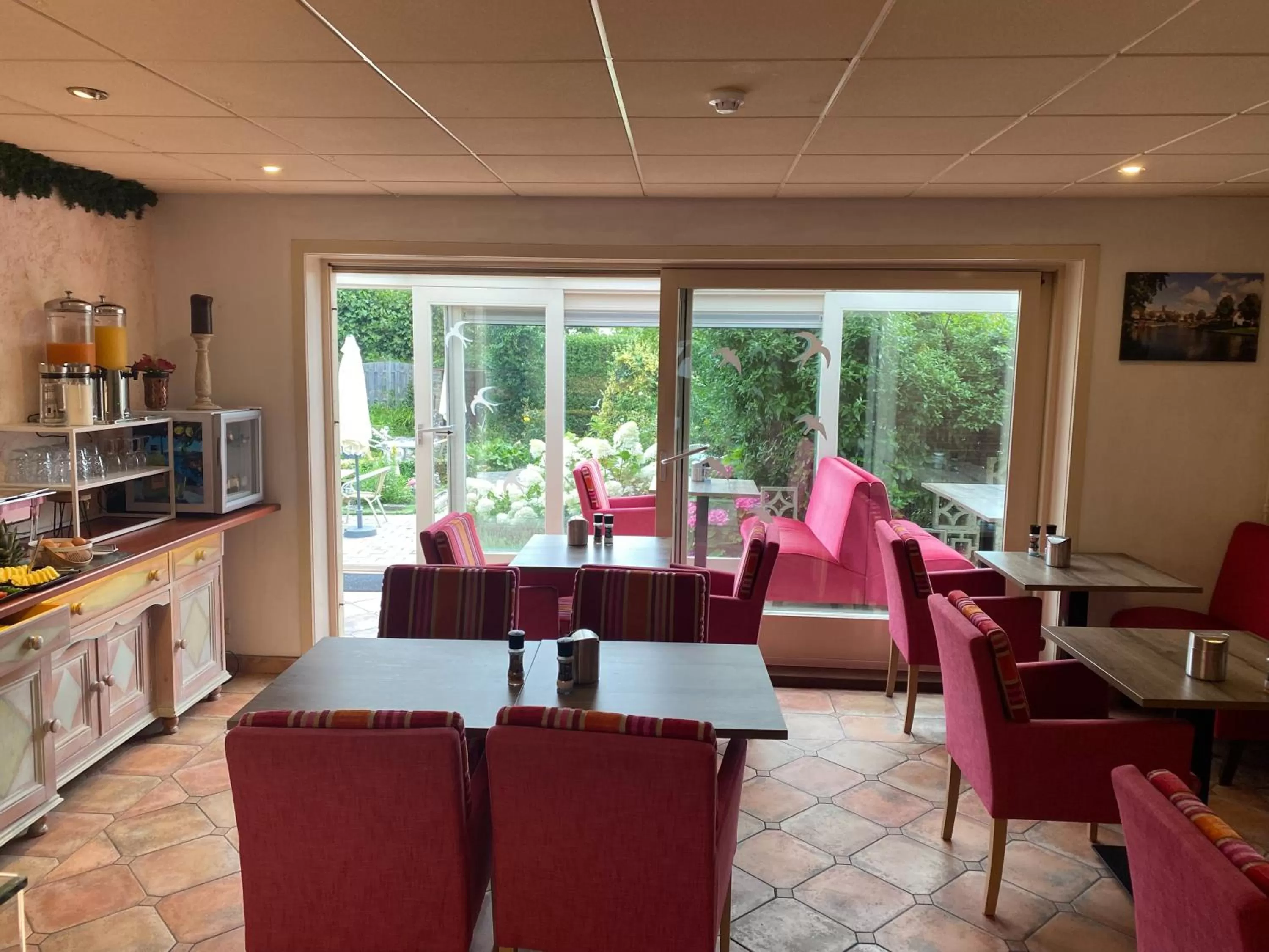 Coffee/tea facilities in Hotel Le Provencal