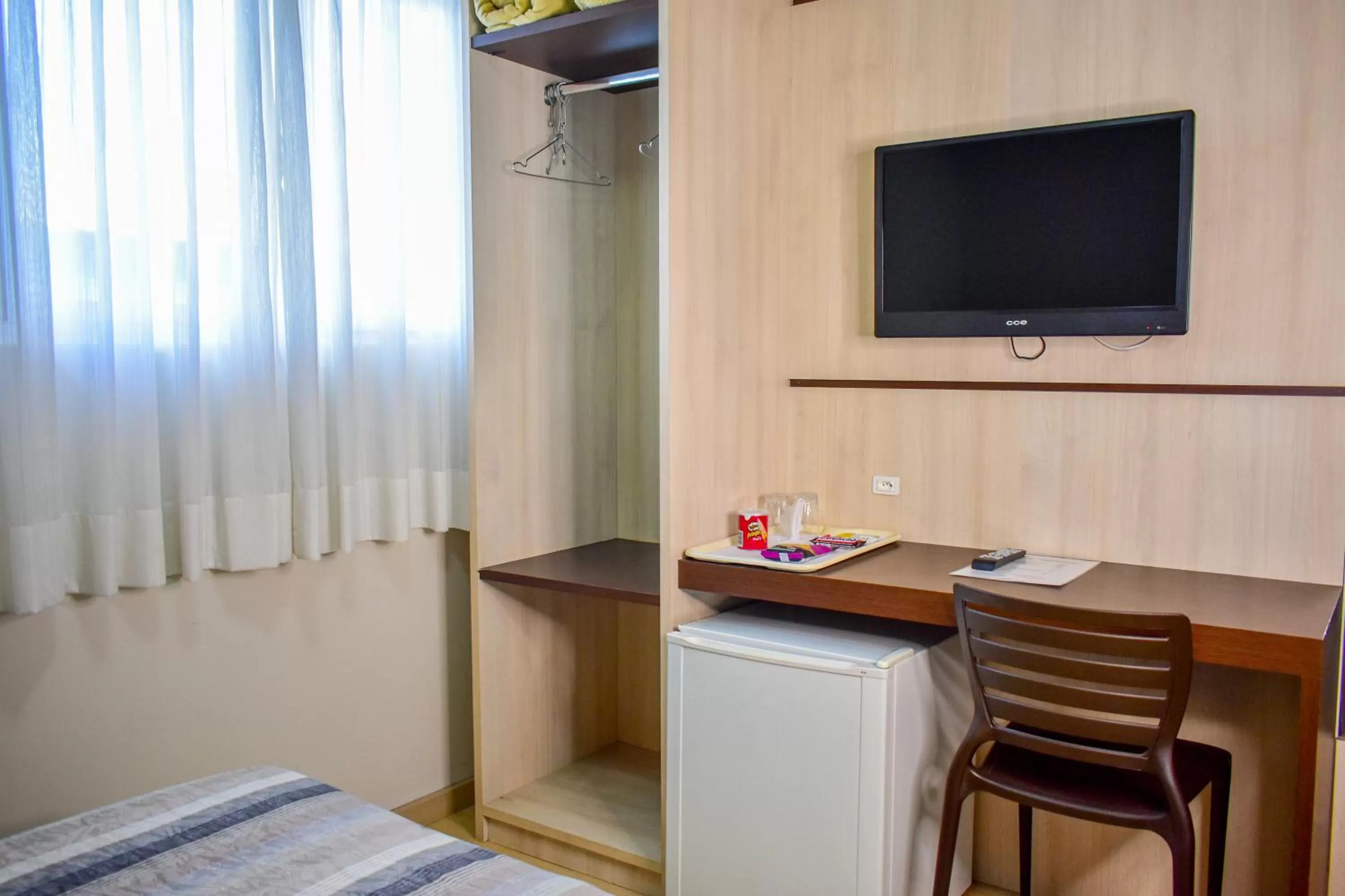 TV and multimedia in Barigui Park Hotel