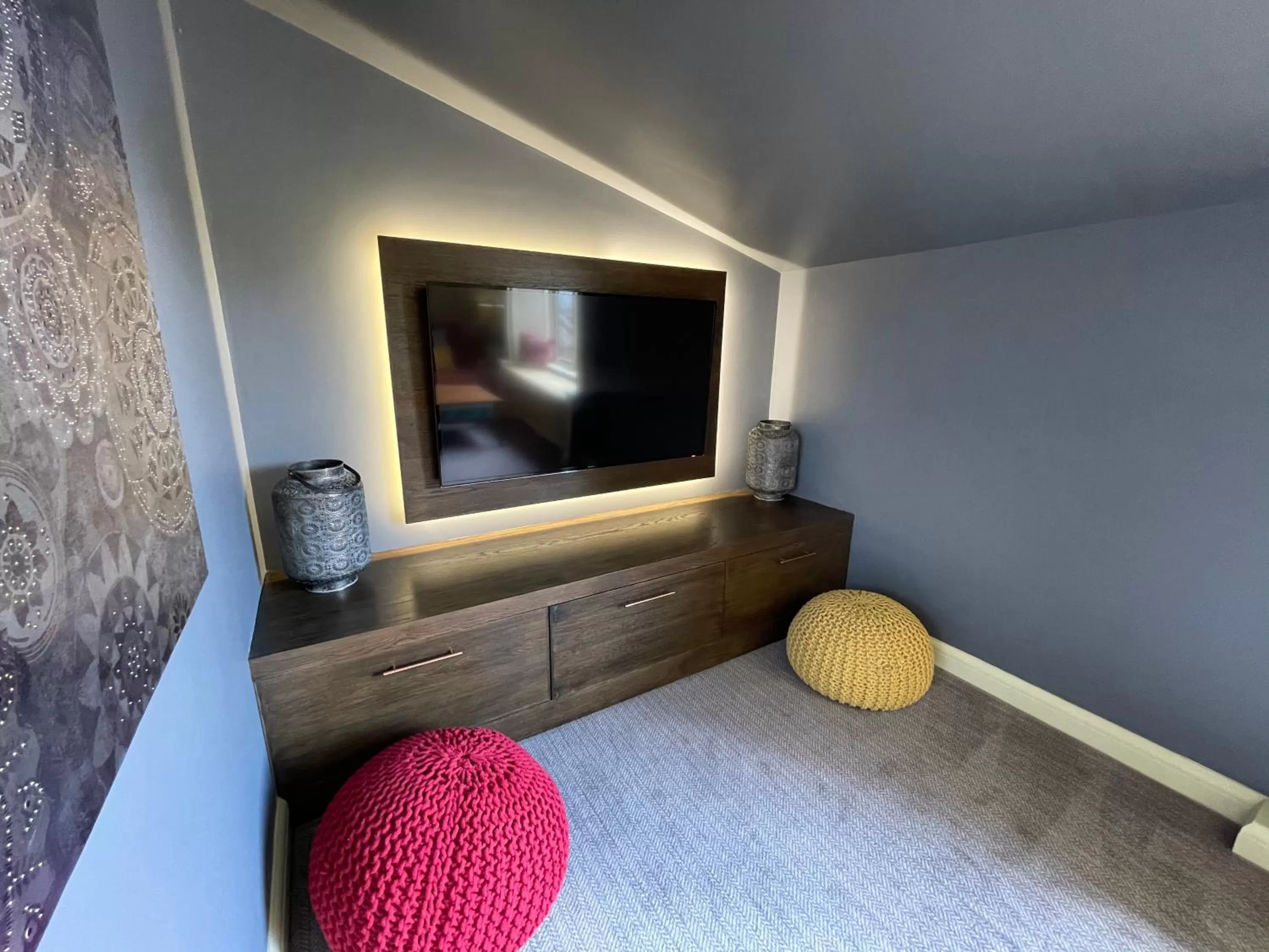 TV and multimedia, Bed in Park Farm Hotel