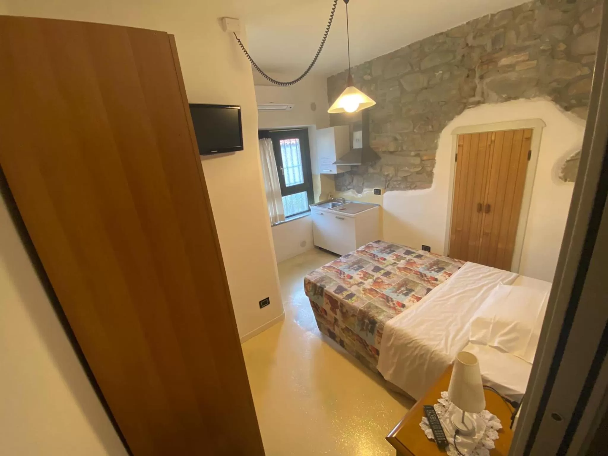 Bed in Macloud pub B&B