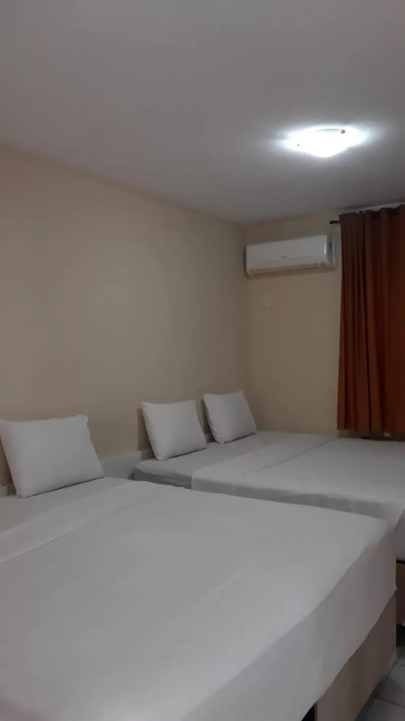 Bed in Hotel Praia 2000