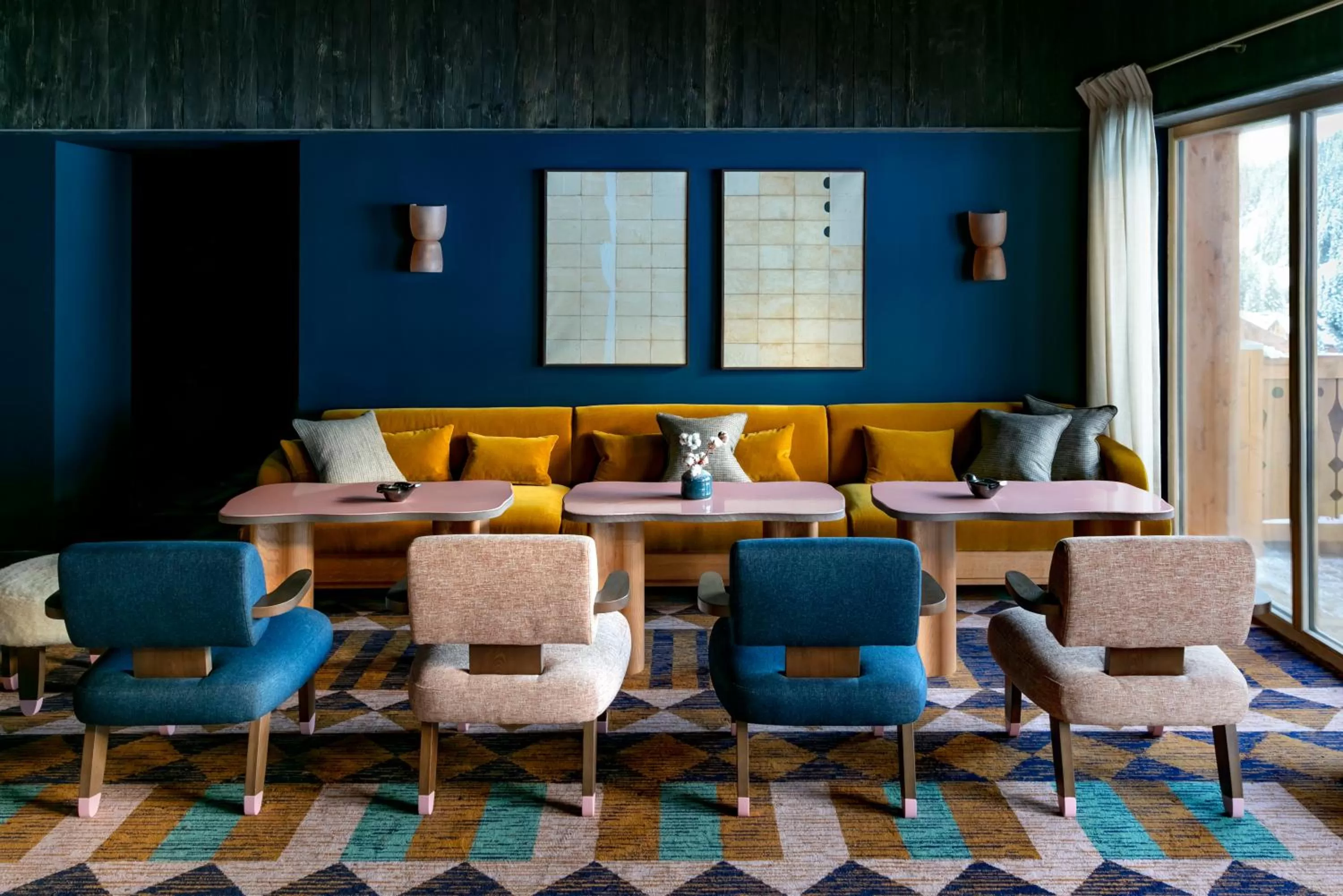 Lounge or bar in Hotel Le Coucou Méribel