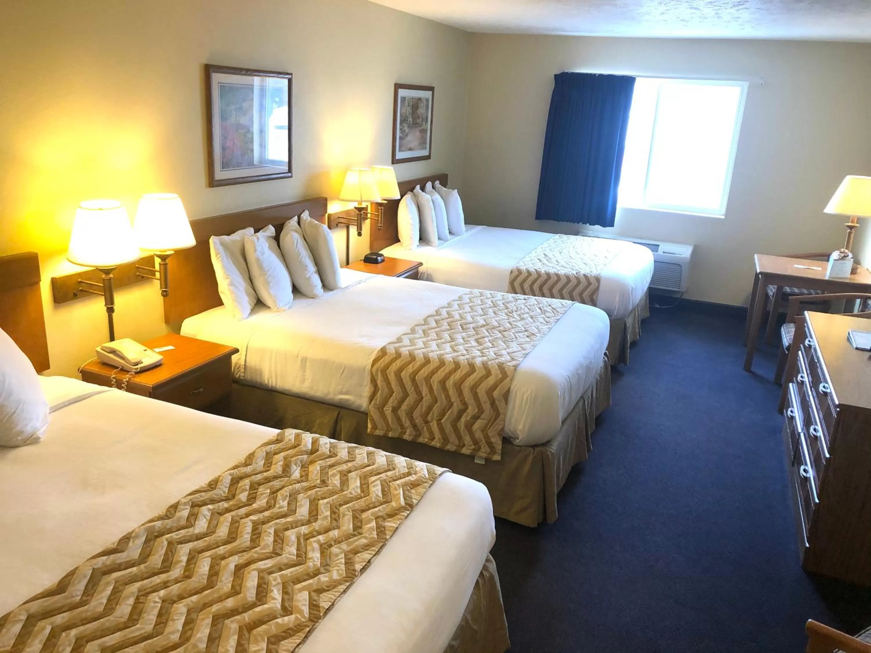 Photo of the whole room, Bed in Travelodge by Wyndham Grand Island