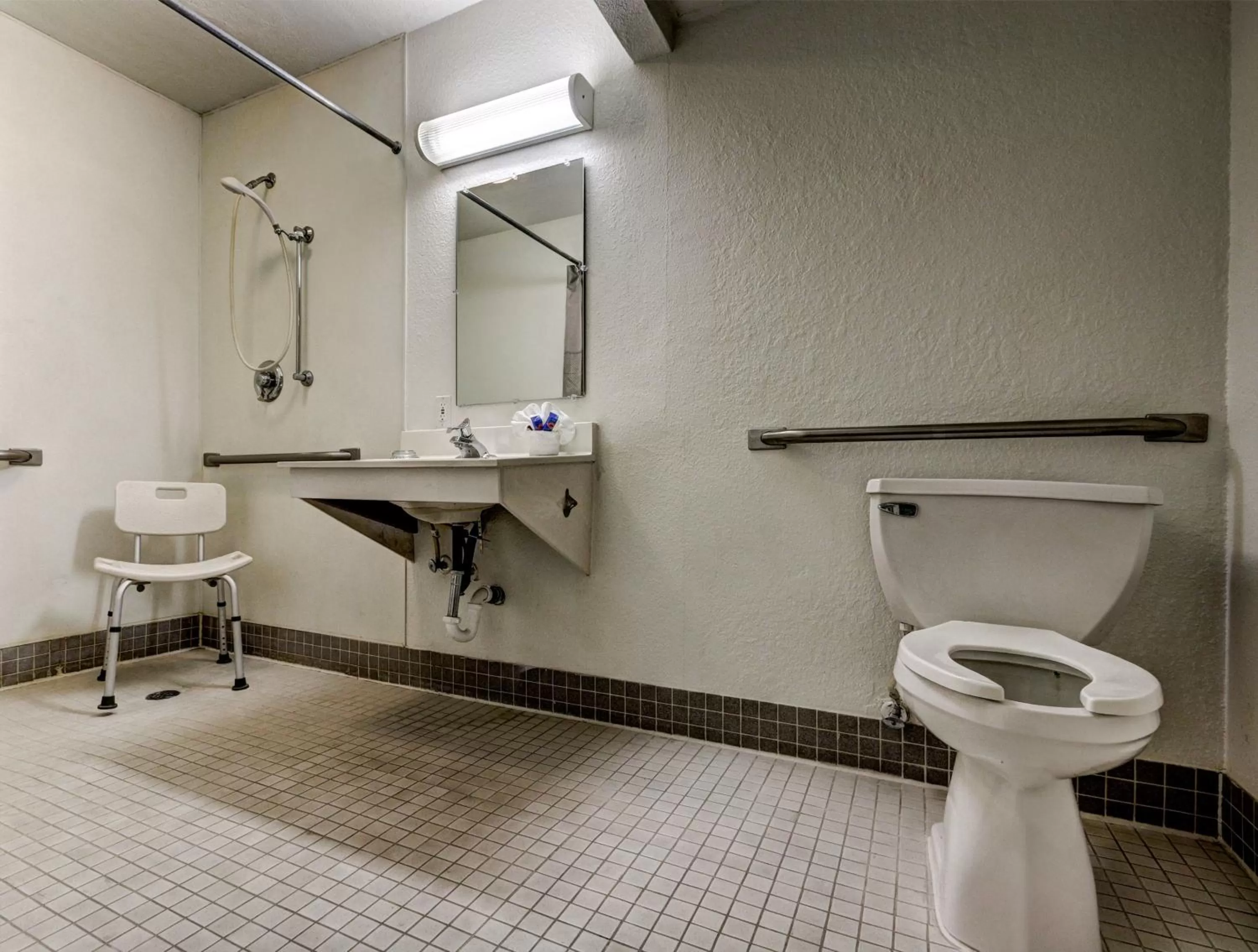 Bathroom in Motel 6 Wells