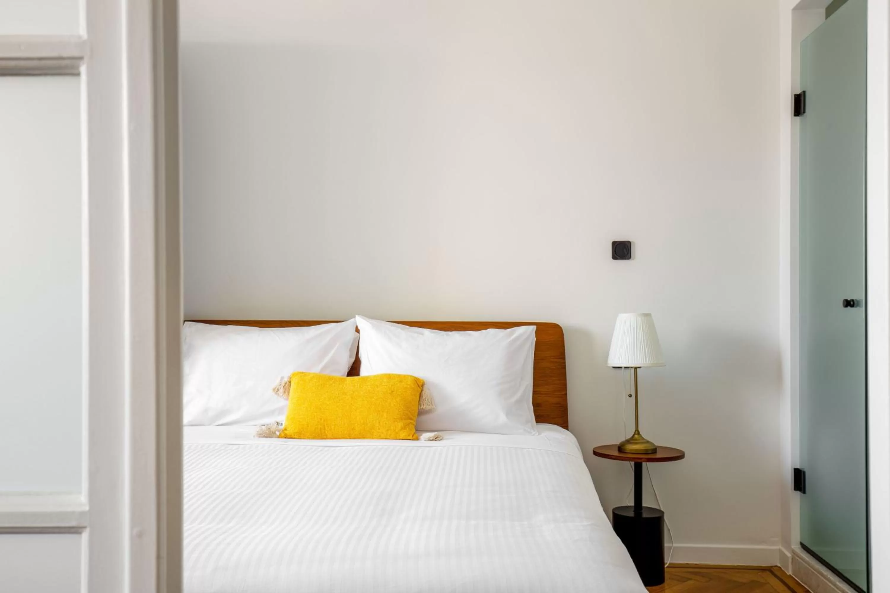 Bedroom, Bed in ZOIA The Met by UPSTREET