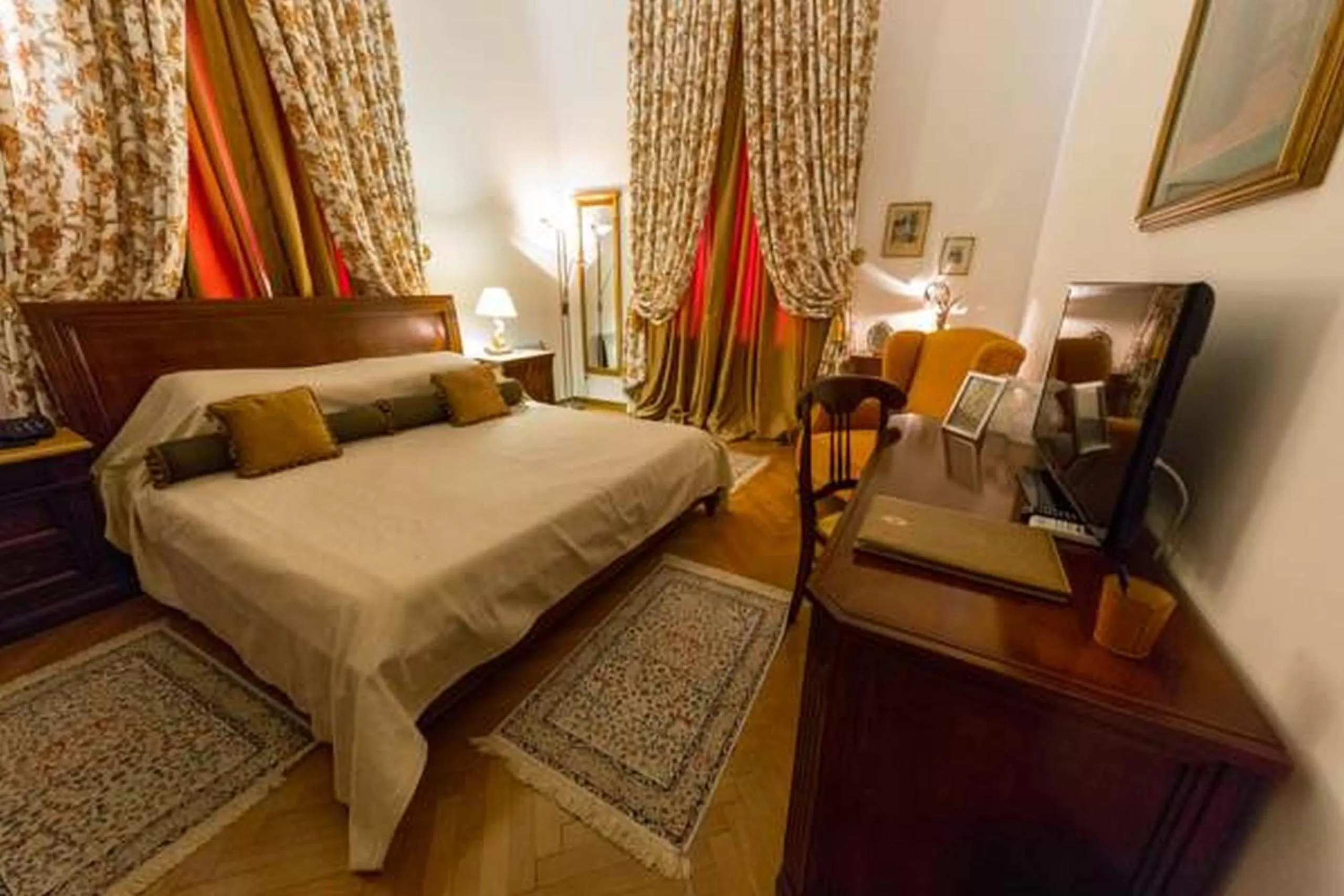 Grand Boutique Hotel