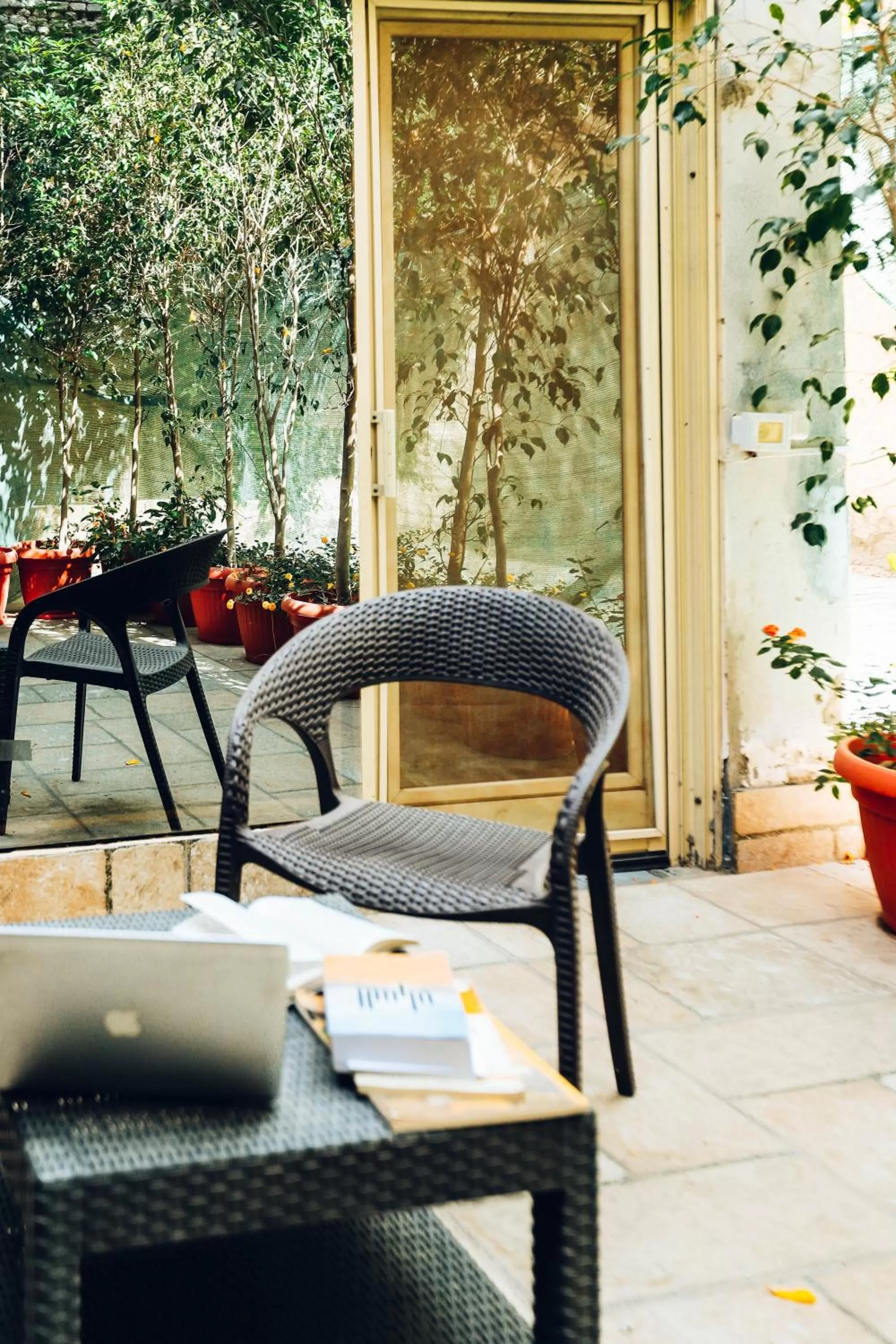 Patio in NewCity Hotel & Suites