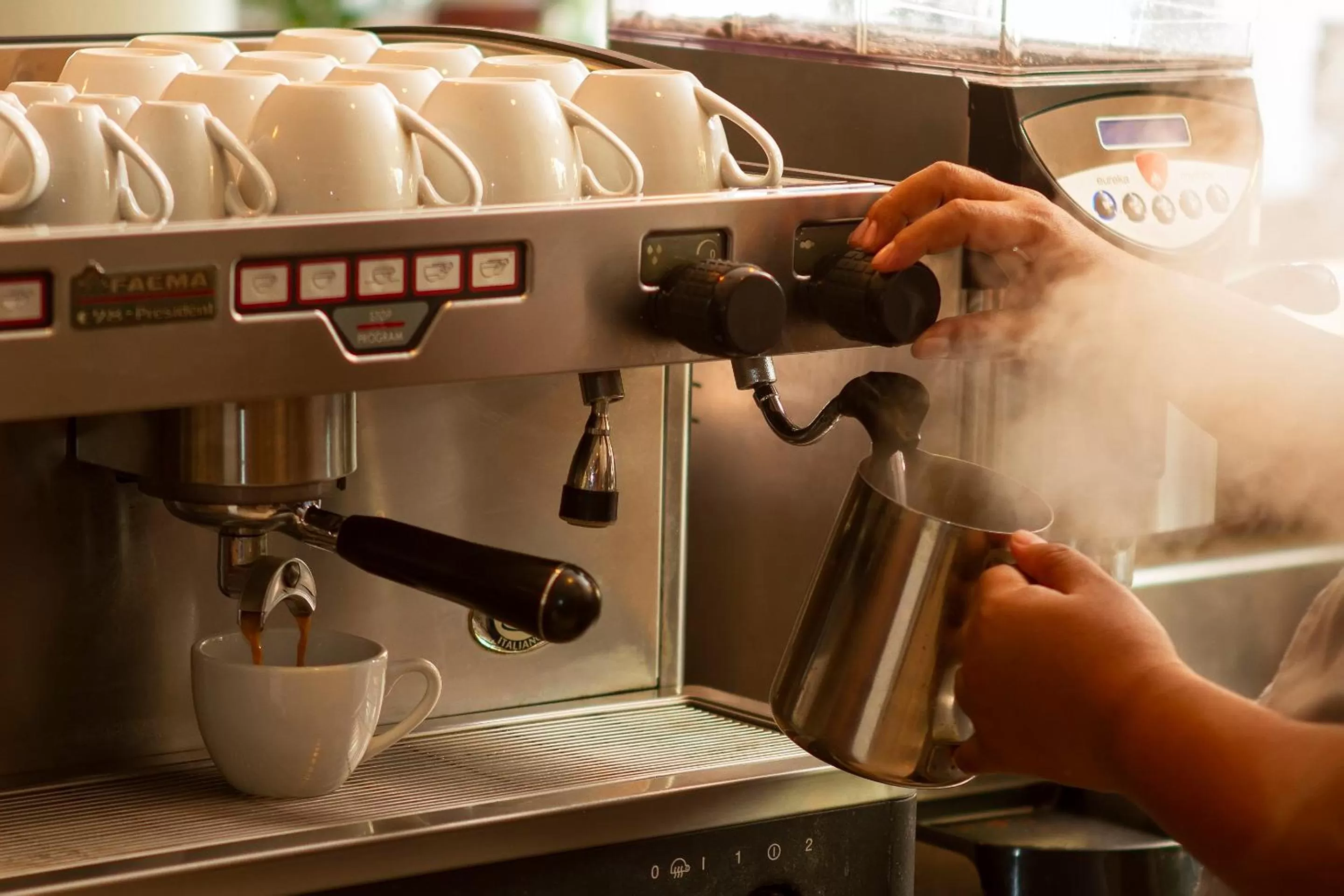 Coffee/tea facilities in PrimeBiz Hotel Kuta