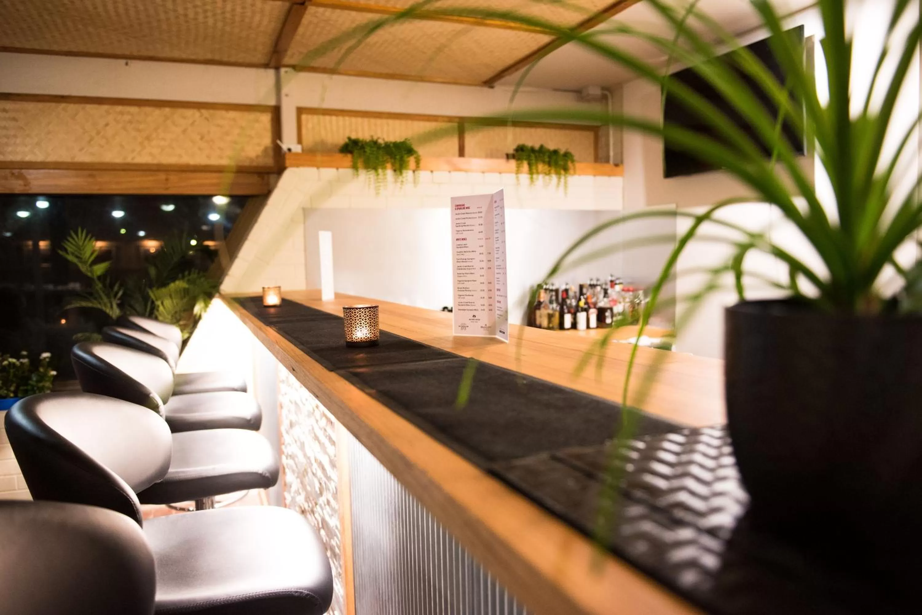 Lounge or bar in Hospitality Carnarvon, SureStay Collection by Best Western