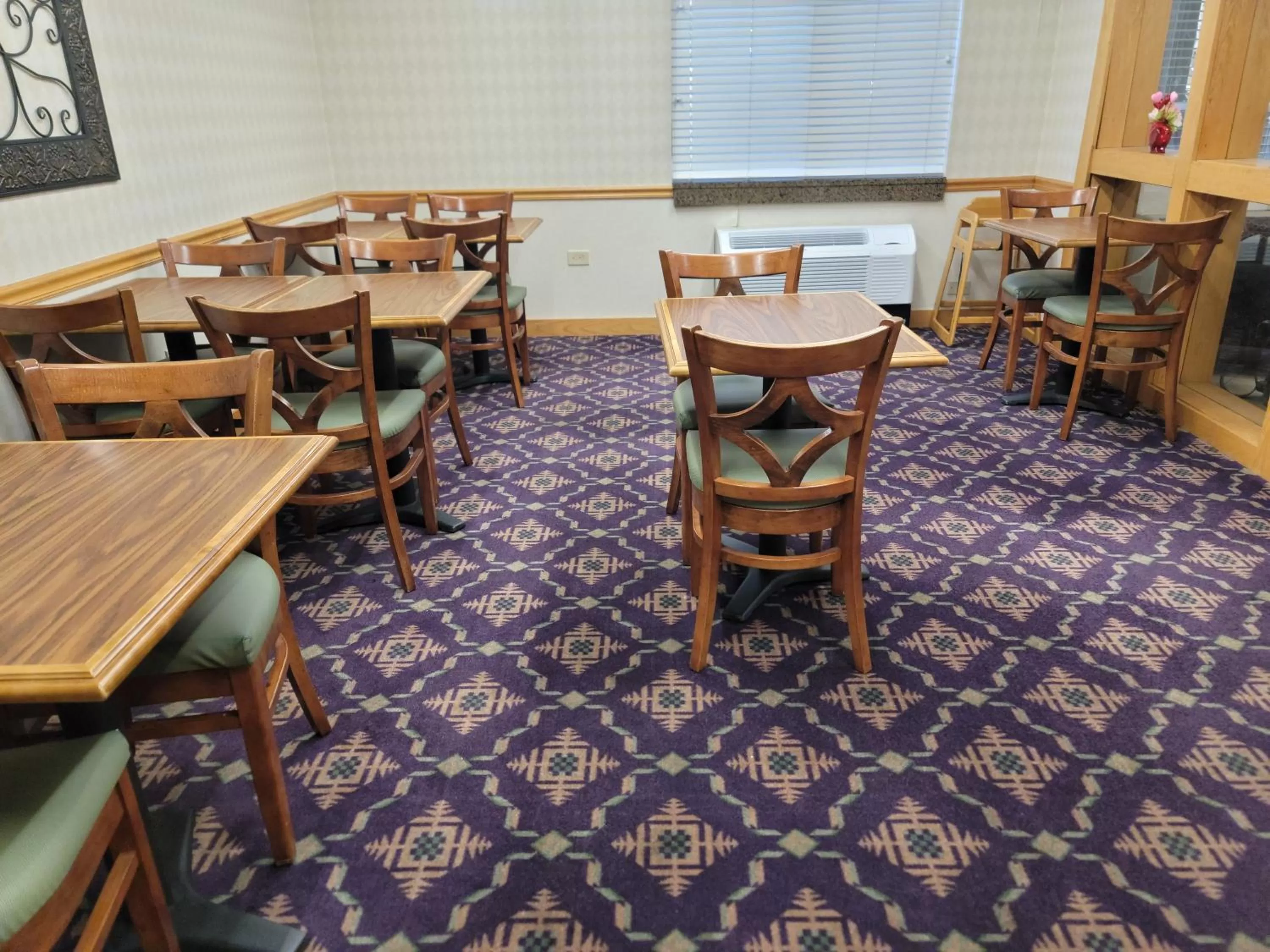 Breakfast in Bay Mountain Inn Cherokee Smoky Mountains