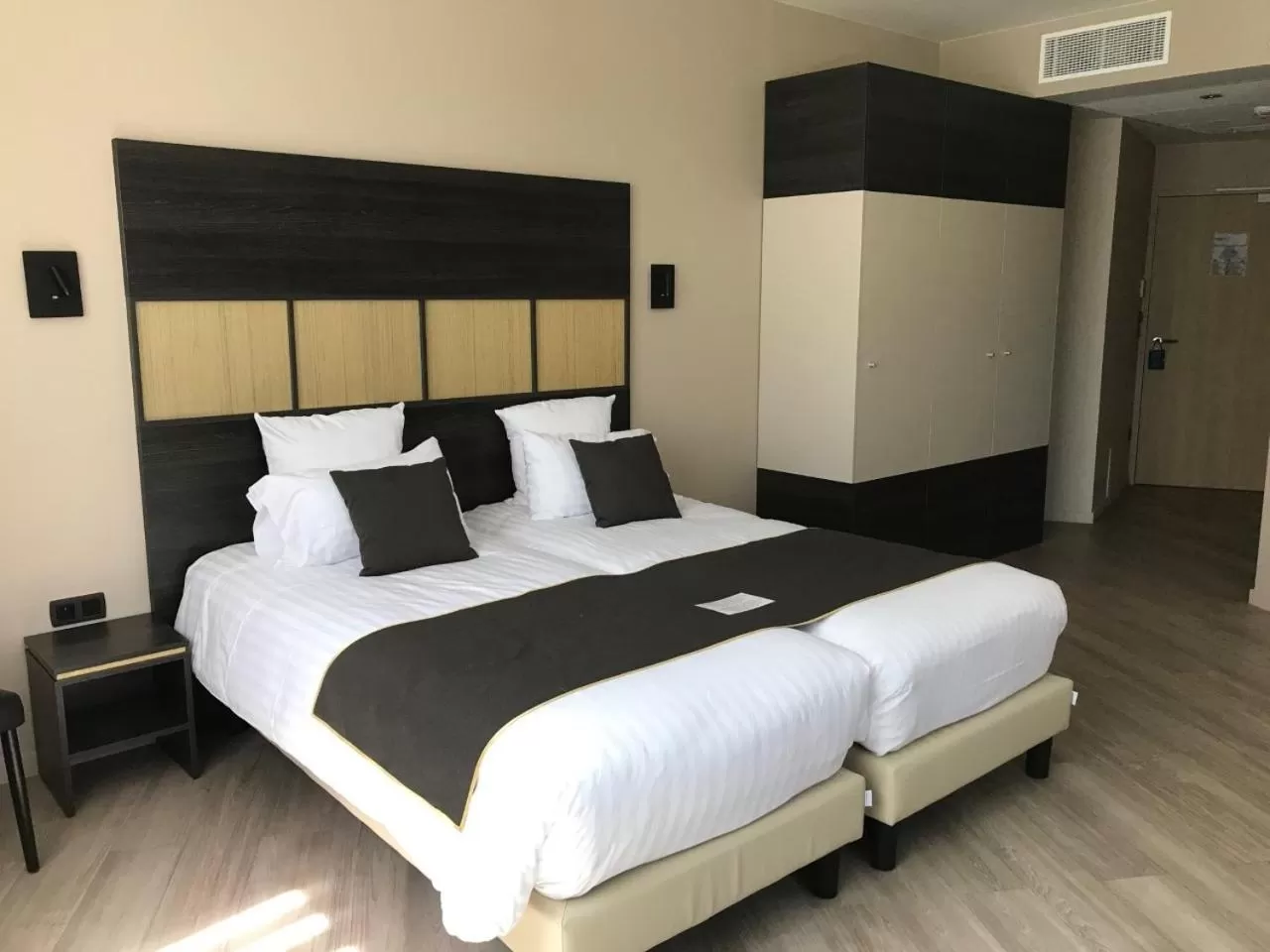 Superior Queen Room - Mobility Accessible in Best Western Plus Hôtel Escapade Senlis