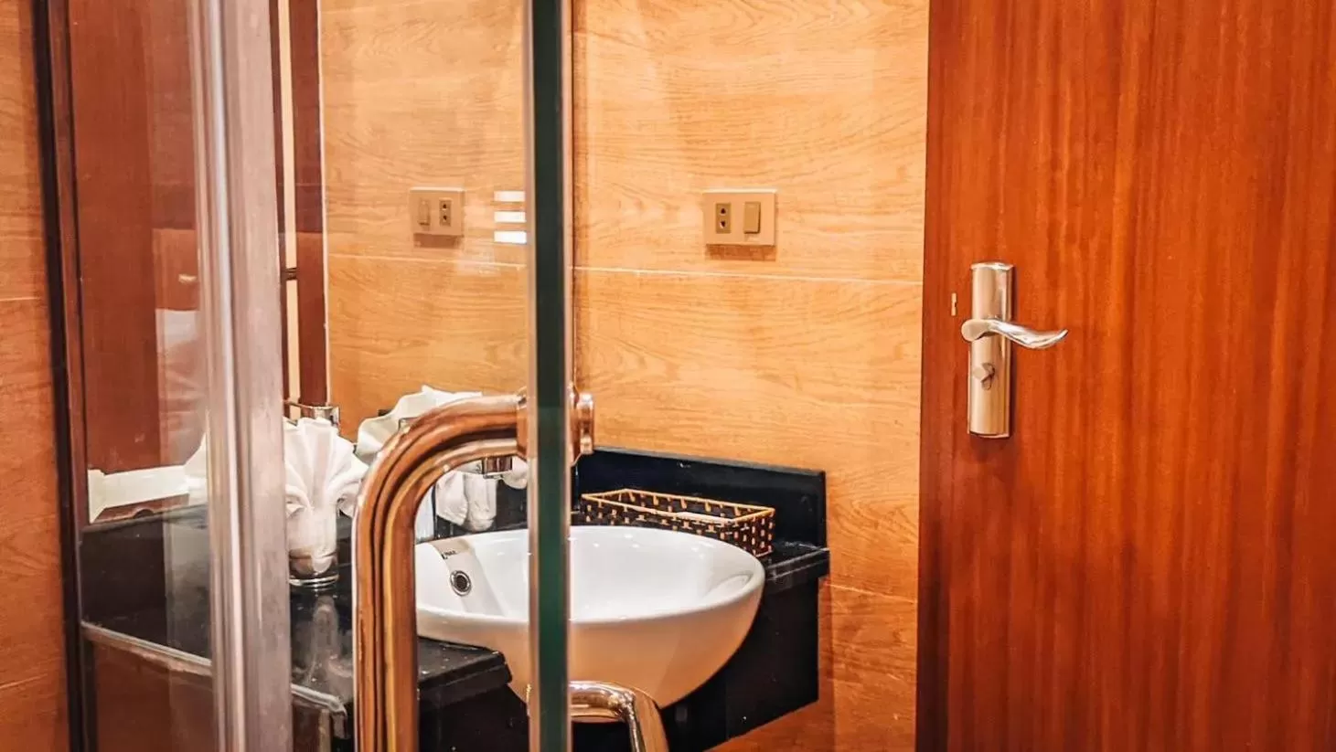 Superior King Suite in Thung Nham Resort