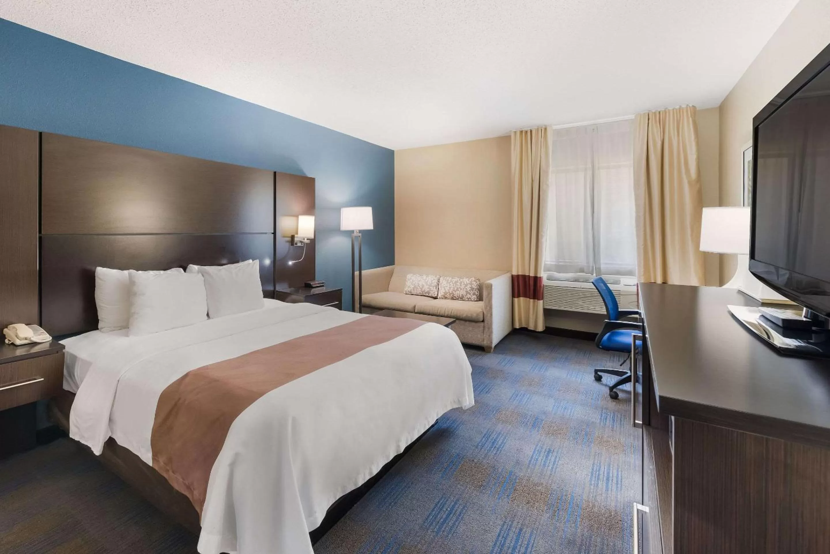 Bedroom, Bed in Quality Inn Upper Sandusky