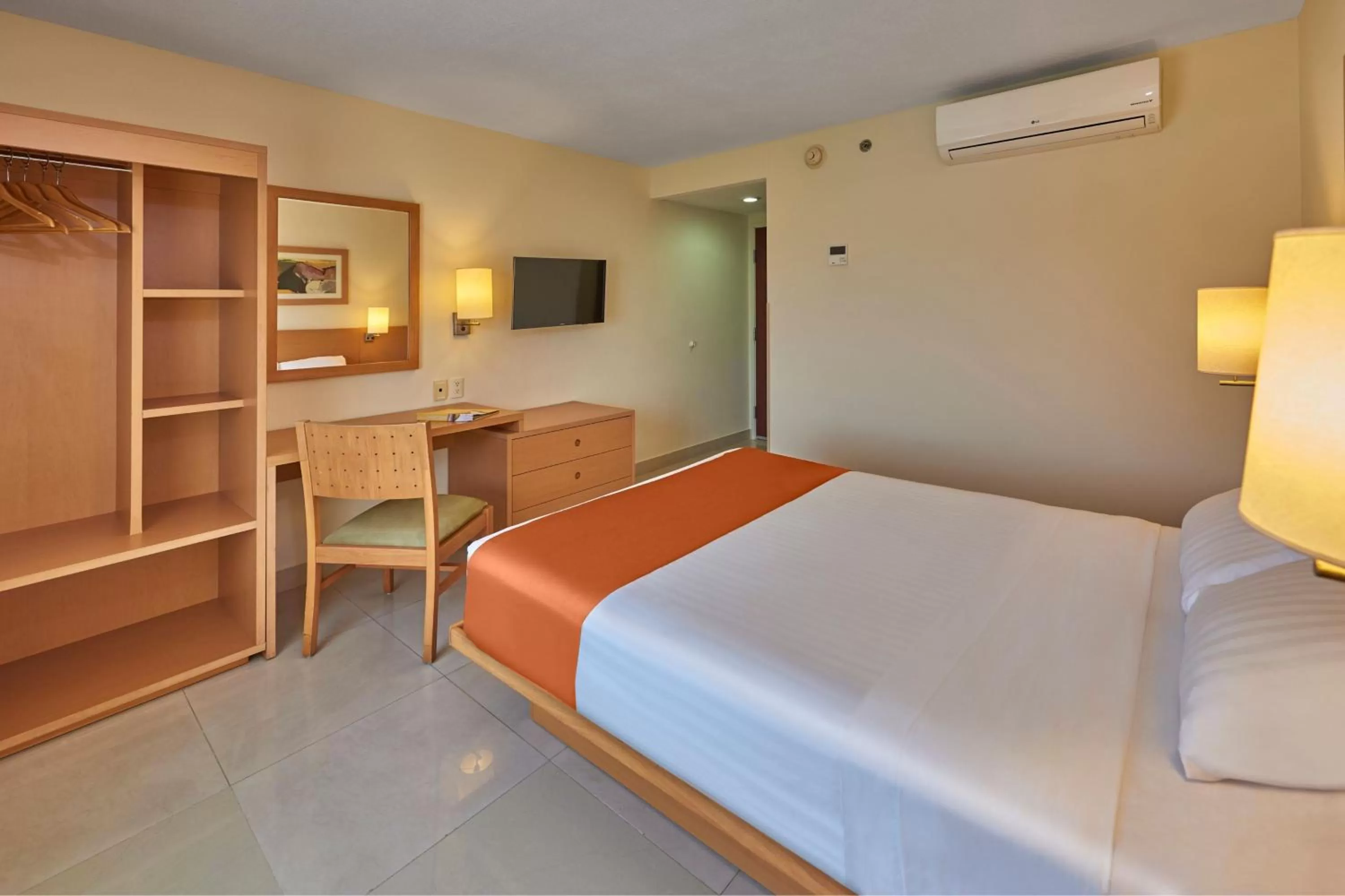 Bedroom, Bed in City Express by Marriott Mazatlan