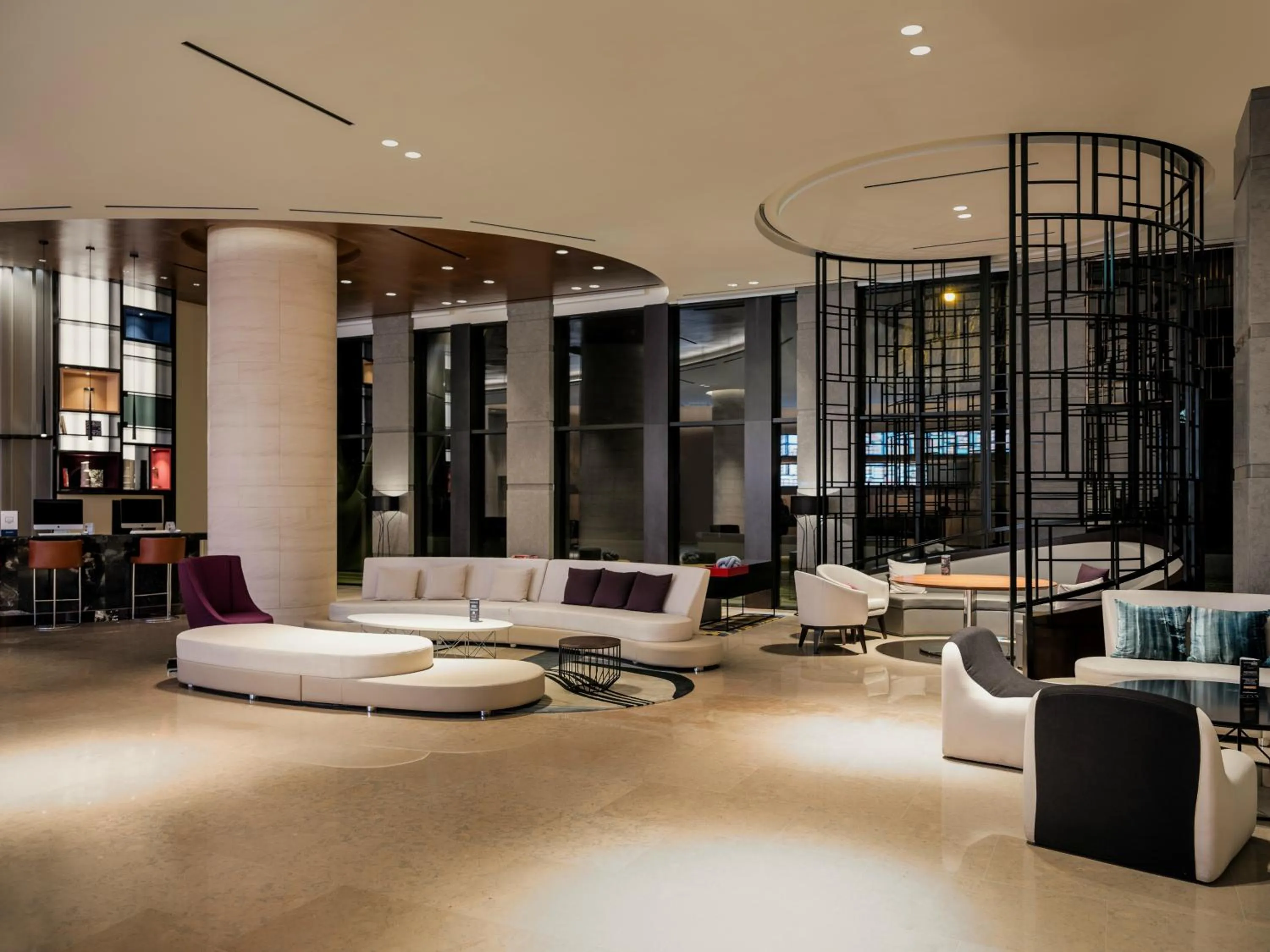 Lobby or reception in Novotel Suites Ambassador Seoul Yongsan