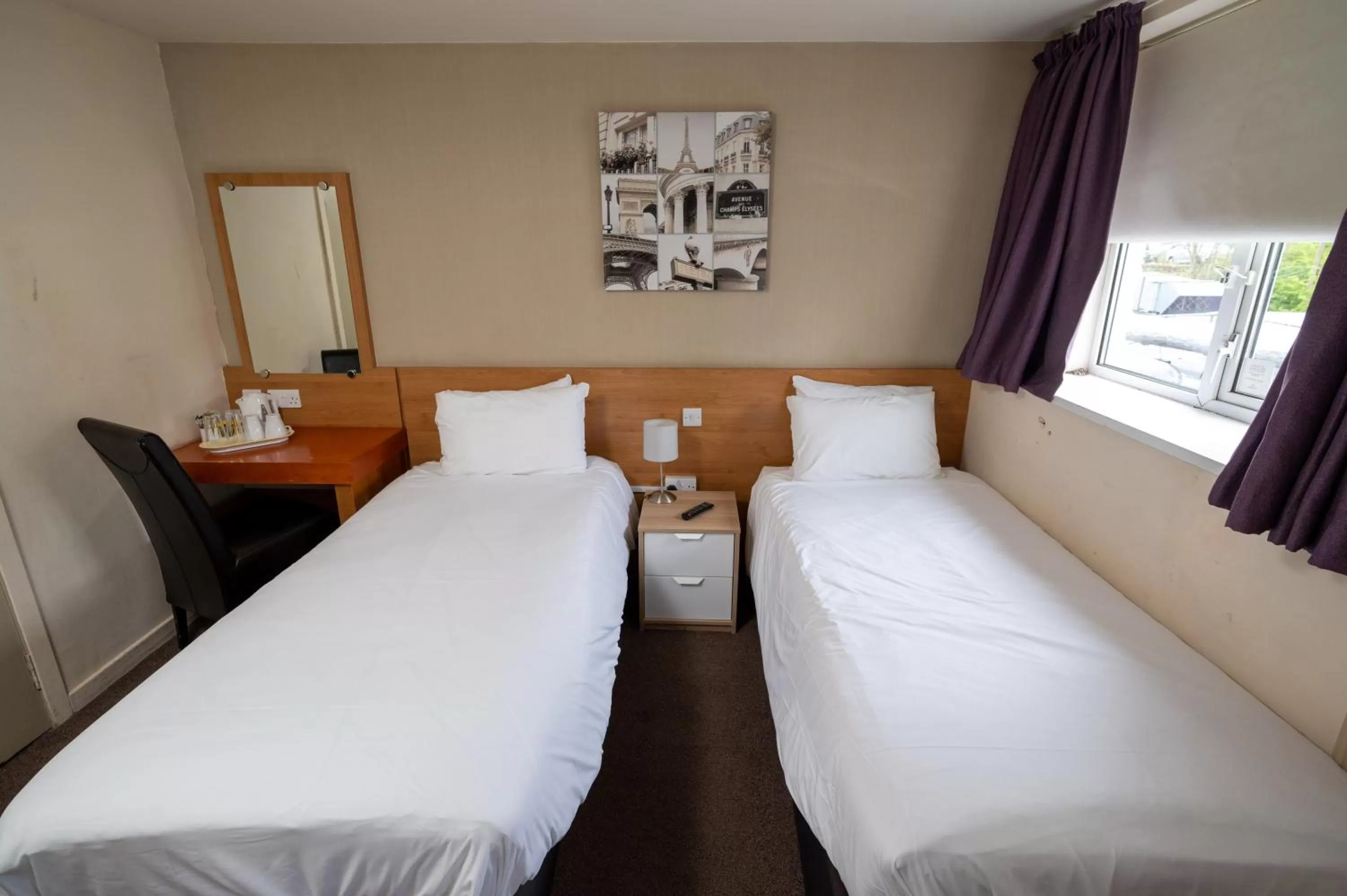 Bedroom, Bed in The Titan By Greene King Inns