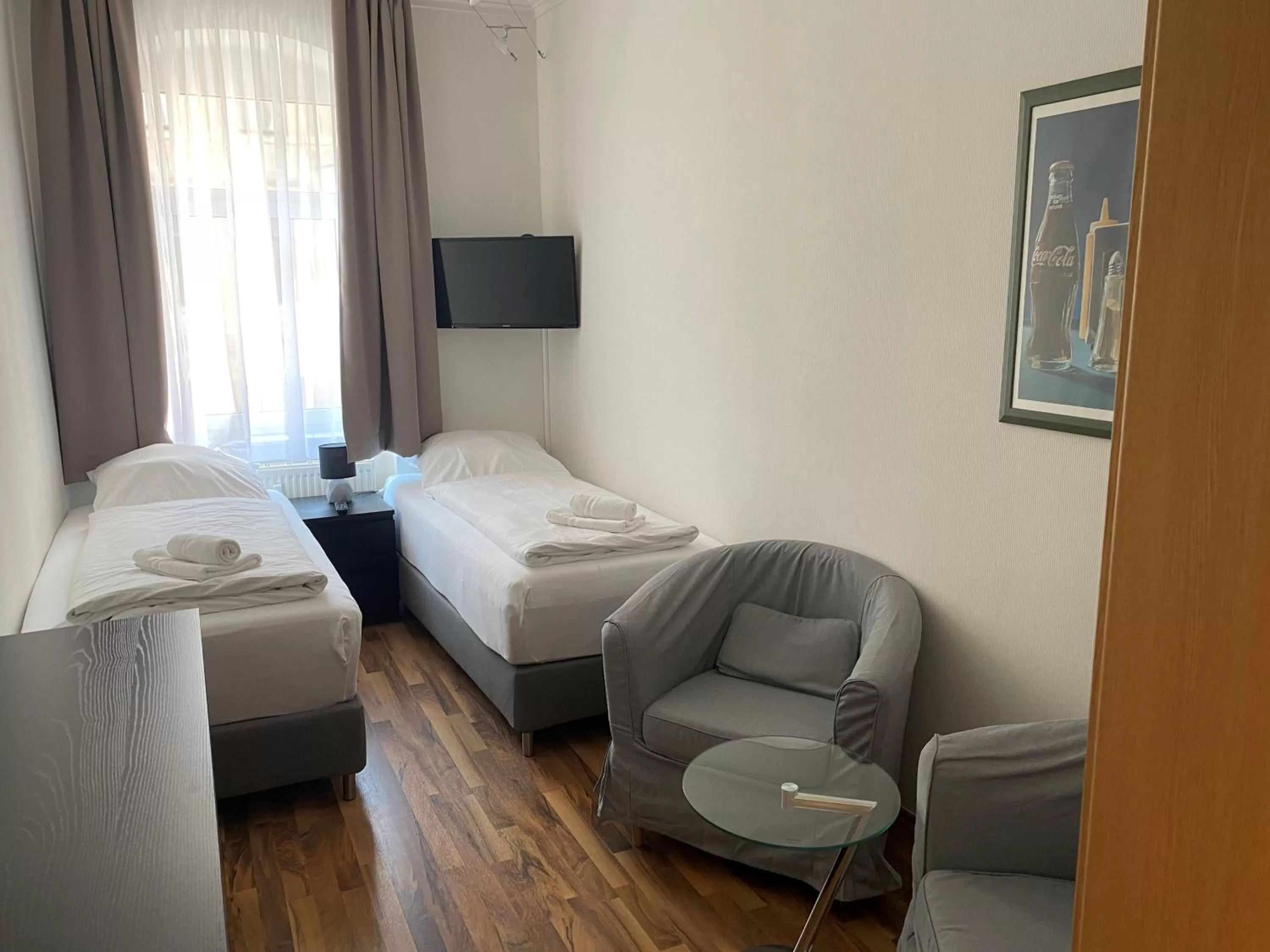 Photo of the whole room, Bed in Pension an der Porzellan-Manufaktur