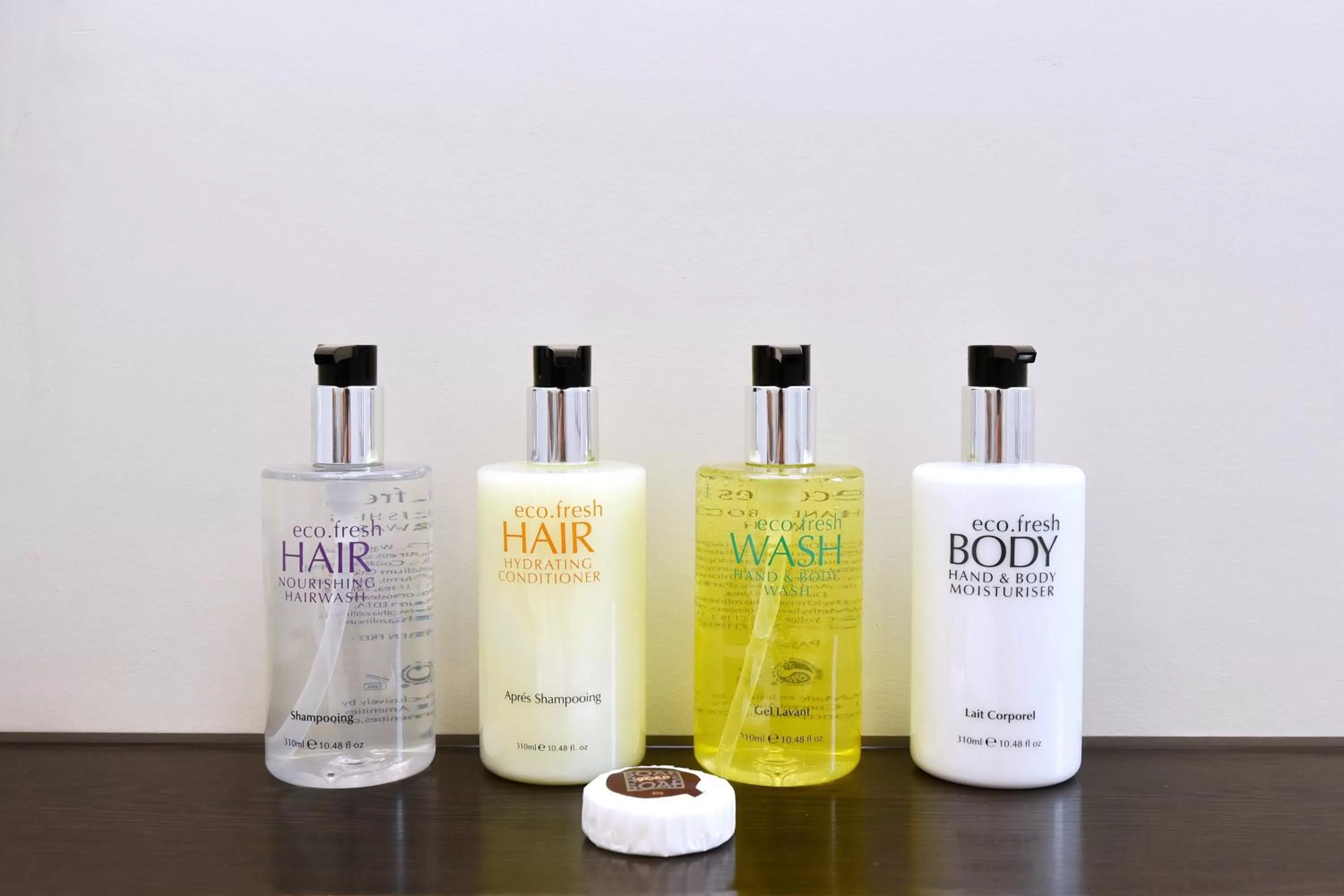 Bathroom, Drinks in The Riverstone