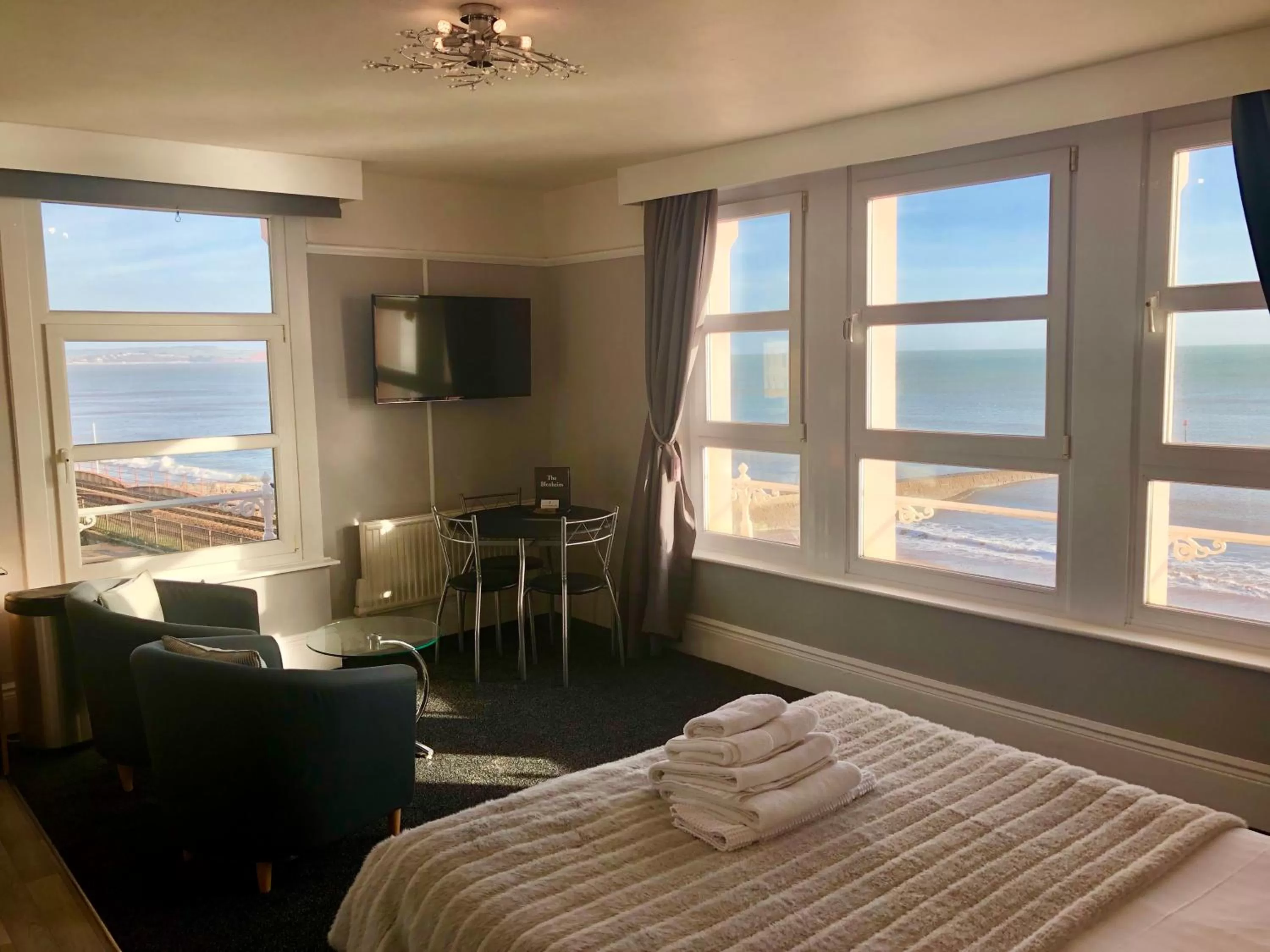 Bed, Sea View in The Blenheim