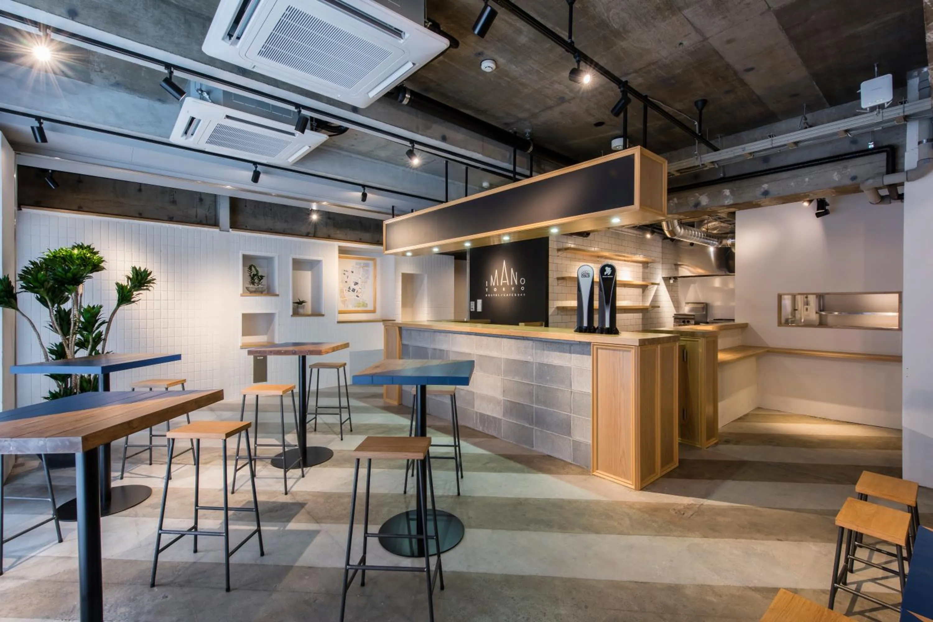Lounge or bar in Imano Tokyo Hostel