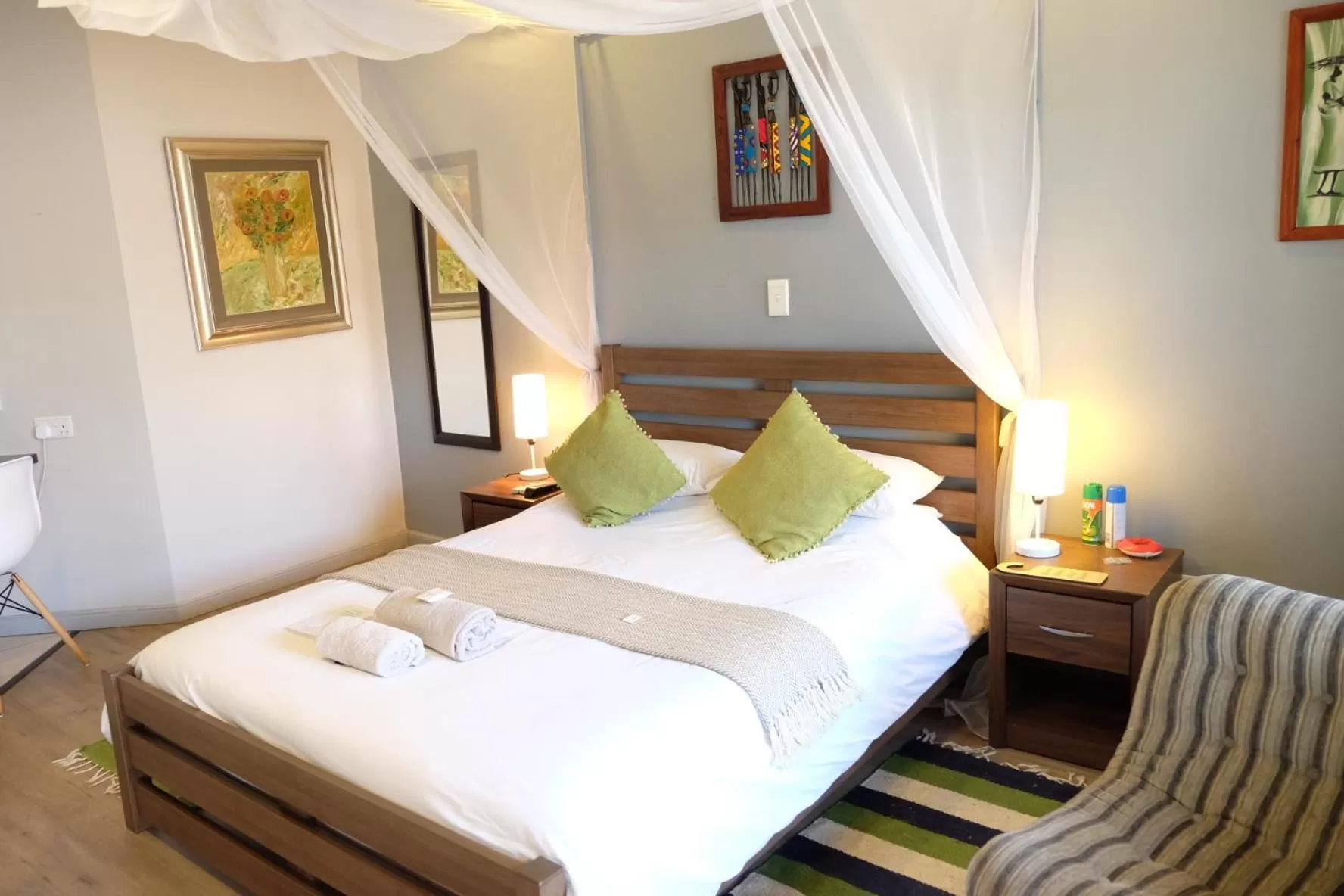 Bed in The Leslie - Bed & Breakfast