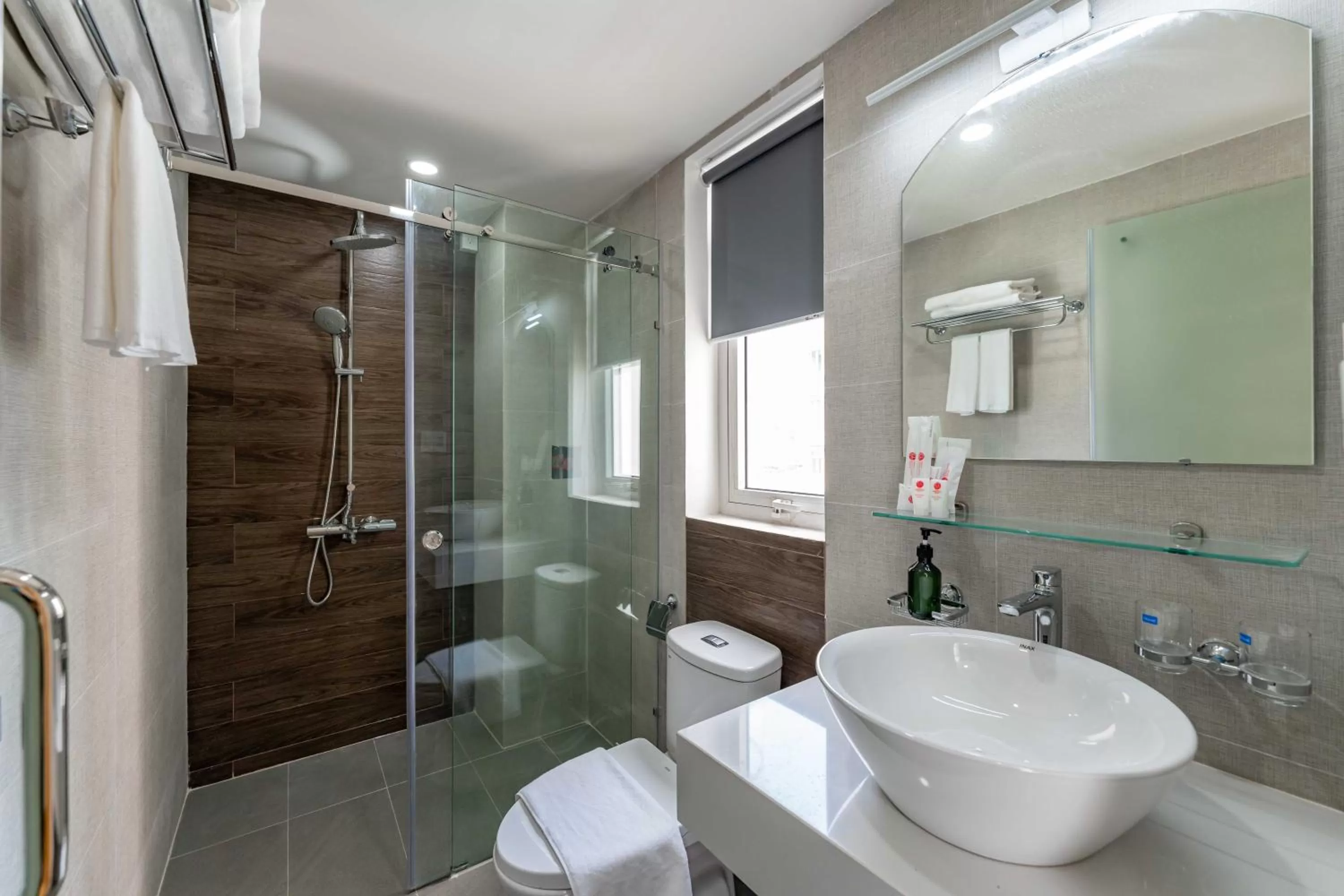 Toilet in Edoya hotel Dong Khoi