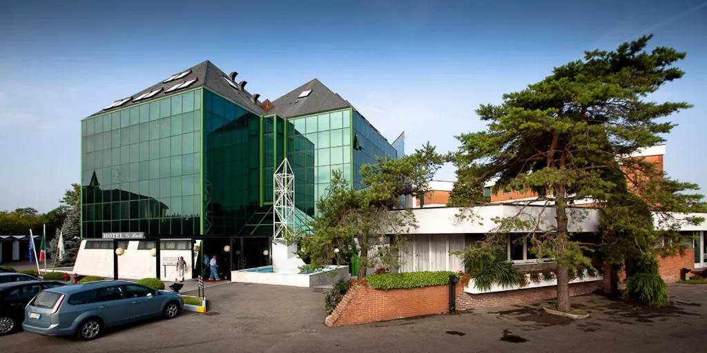 Facade/entrance in Hotel & Loisir Le Ruote