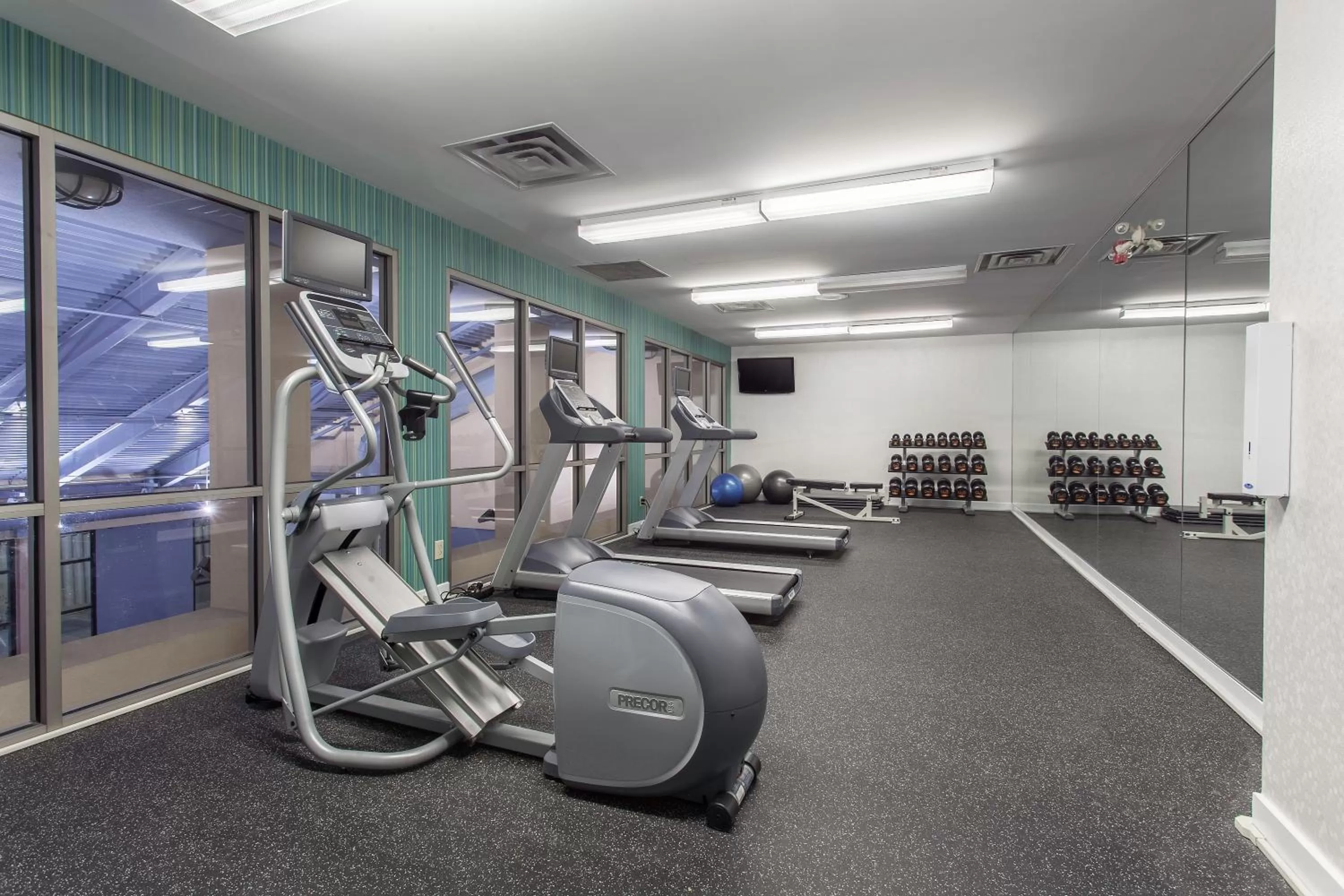 Spa and wellness centre/facilities in Holiday Inn Express & Suites Mississauga-Toronto Southwest by IHG