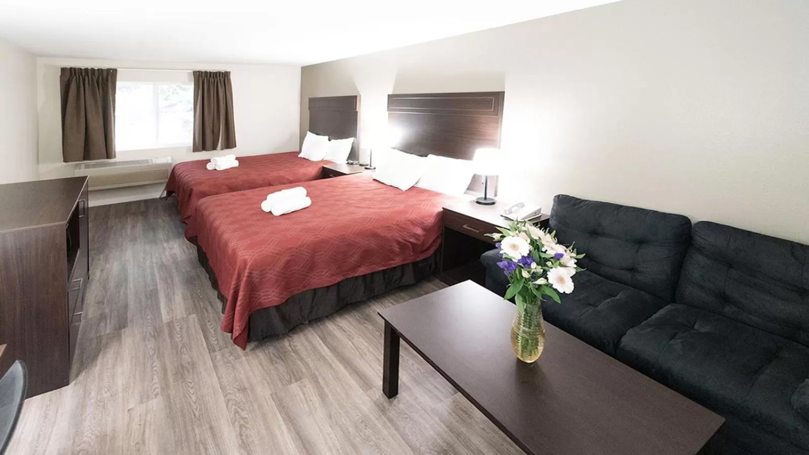 Bed in Ocean Star Inn