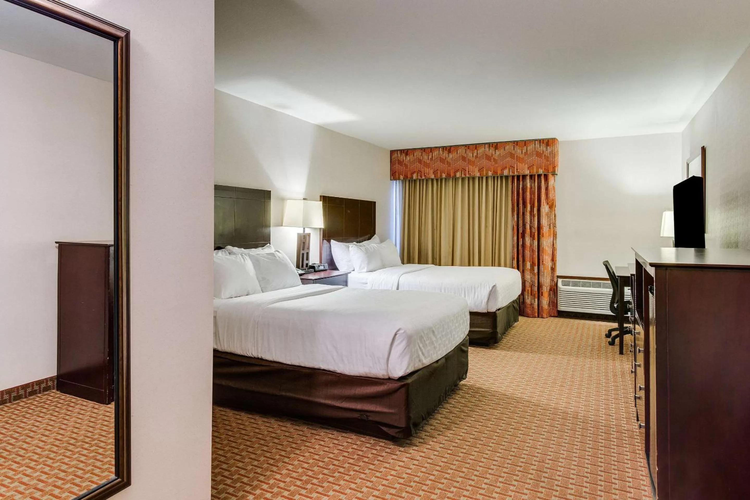 Photo of the whole room, Bed in Clarion Hotel Convention Center