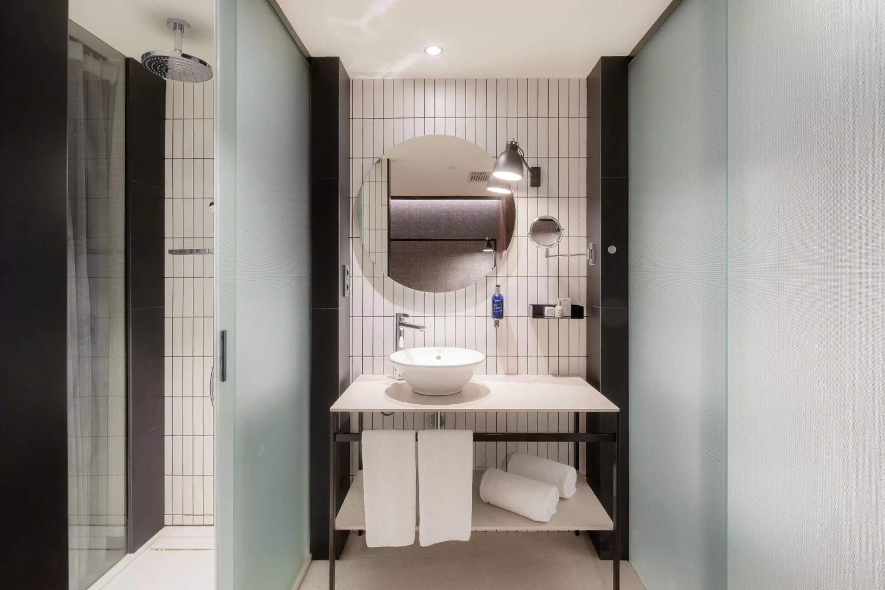 Bathroom in Radisson Blu 1882 Hotel, Barcelona Sagrada Familia