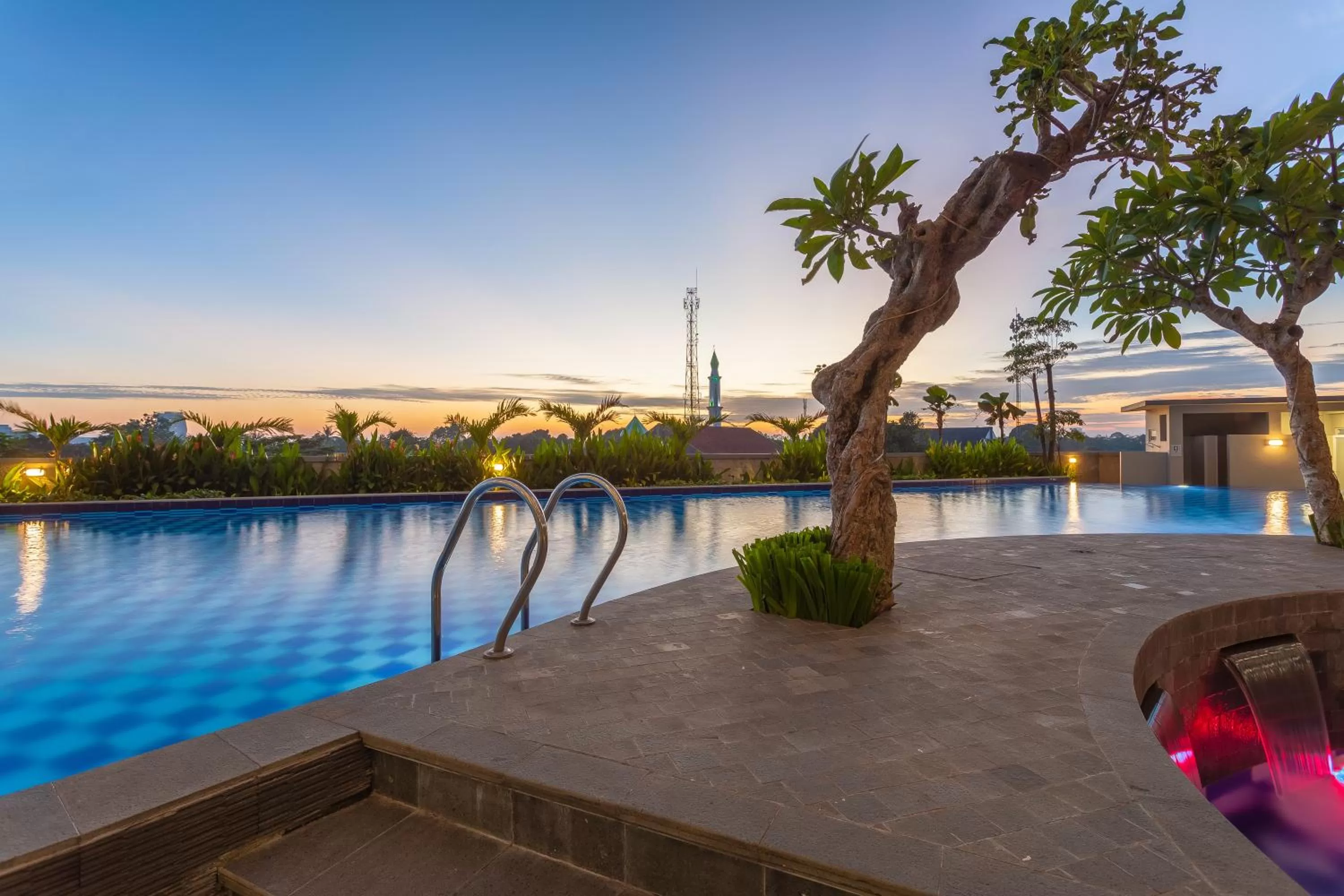 Swimming pool in Sahid Serpong