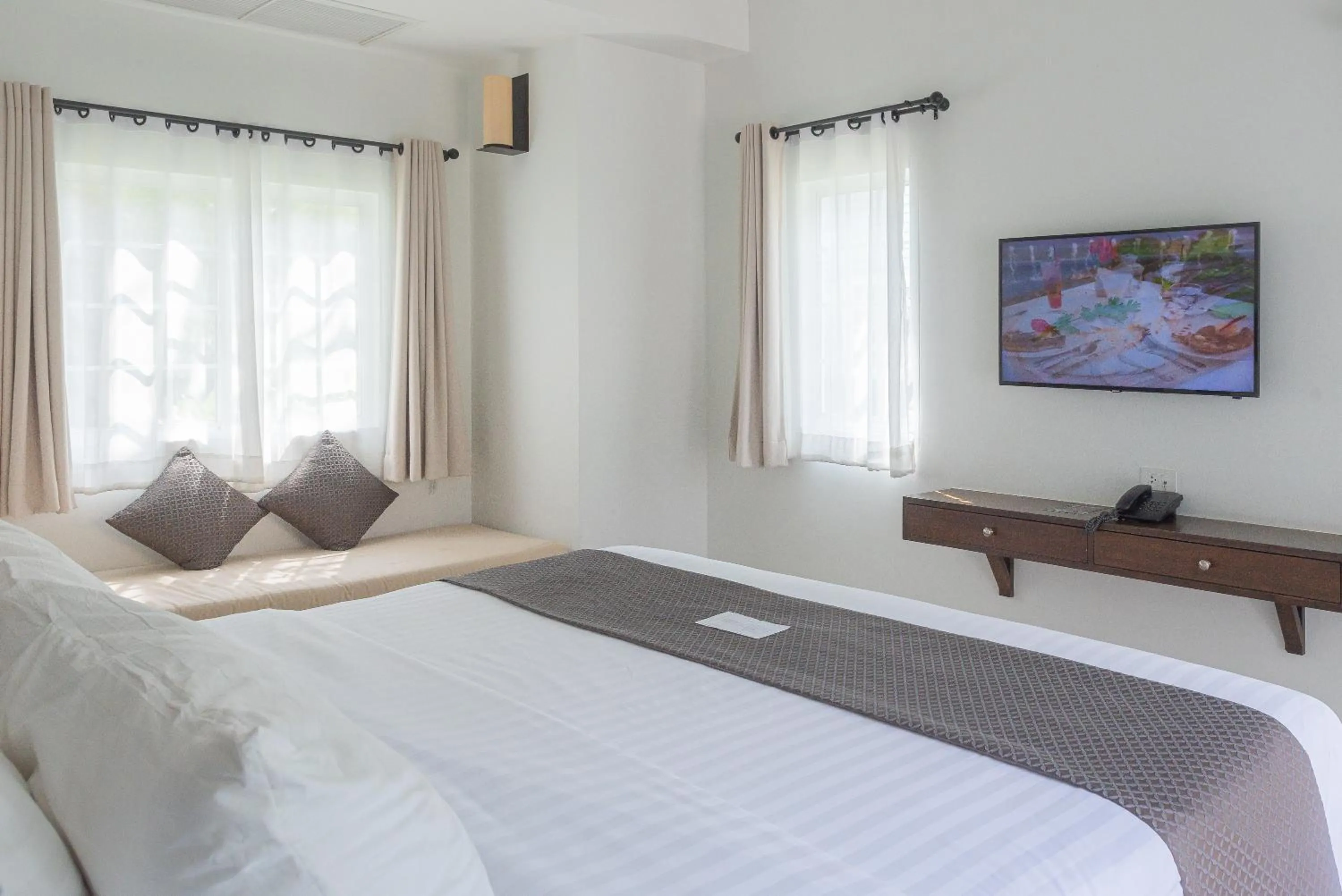 Bed in Peggy's Cove Resort