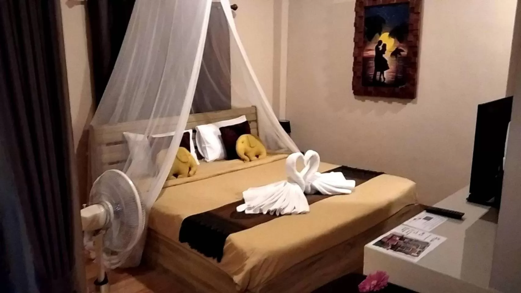 Bed in Panisara Pool Villa Resort Huahin