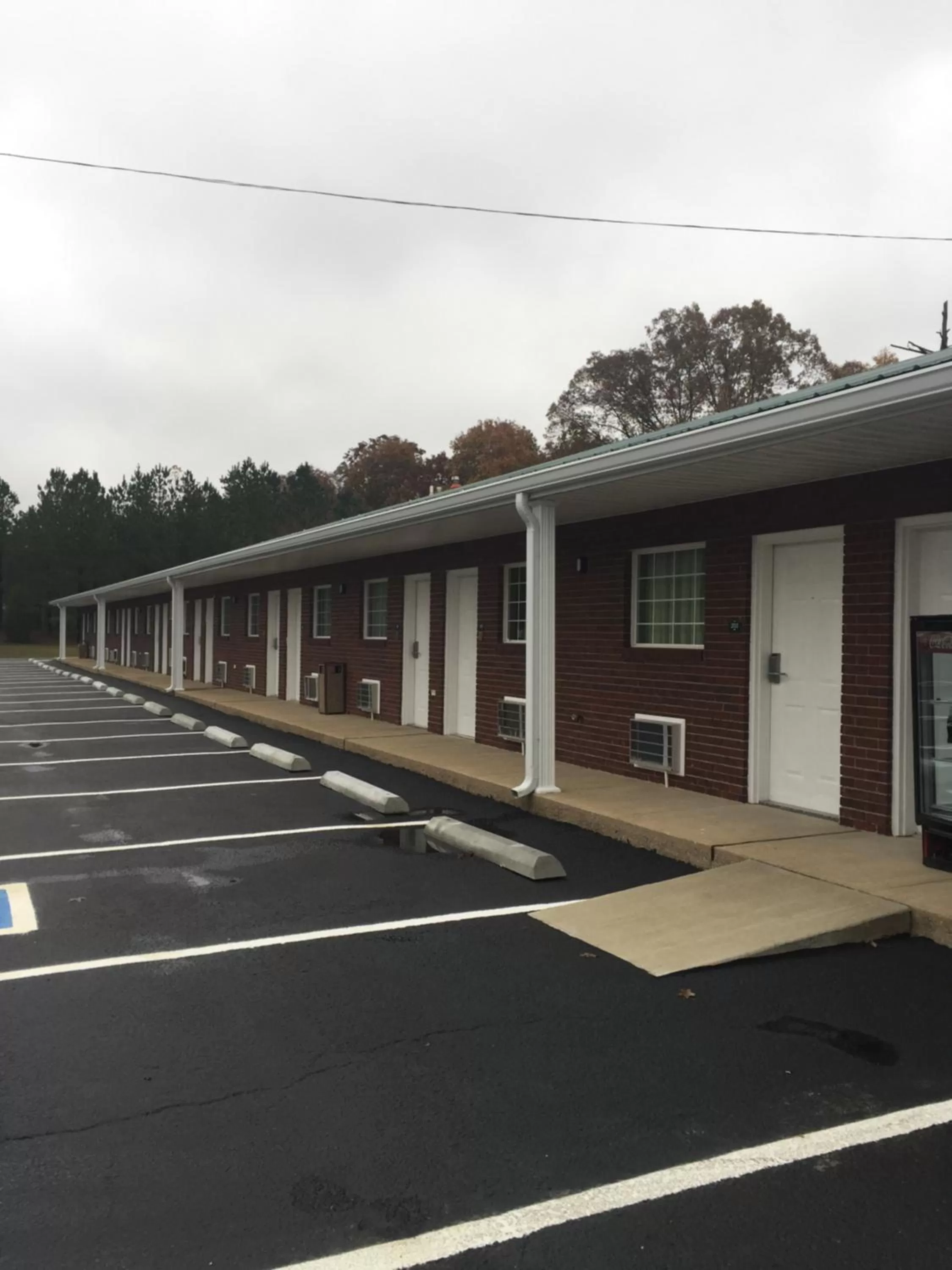 Property Building in Deerfield Inn New Johnsonville