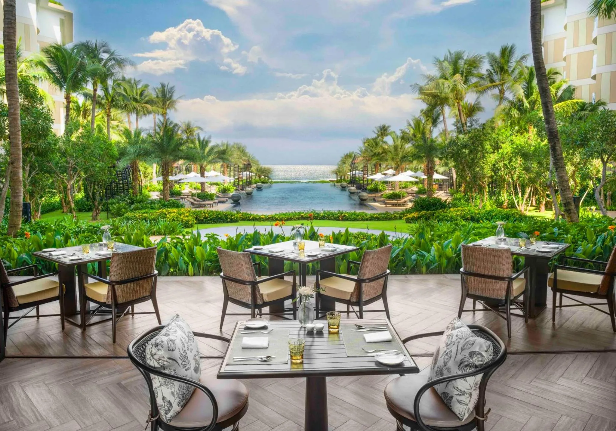 Restaurant/places to eat in InterContinental Phu Quoc Long Beach Resort by IHG