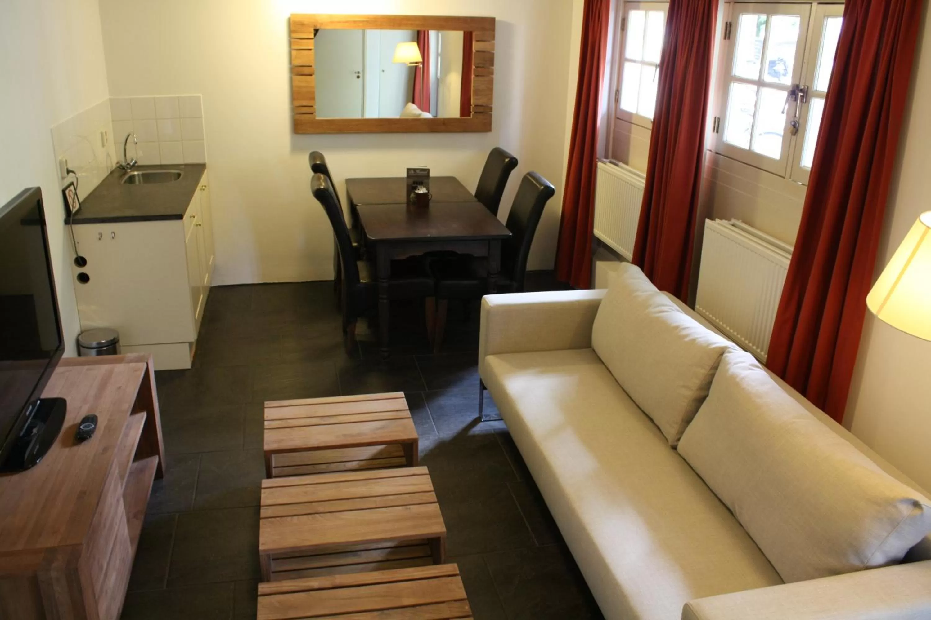 Kitchen or kitchenette, Dining Area in De Hemel De Kracht van Ambacht