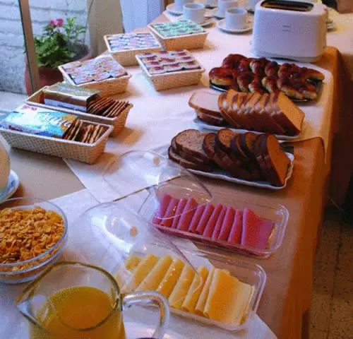 Buffet breakfast in Kalton