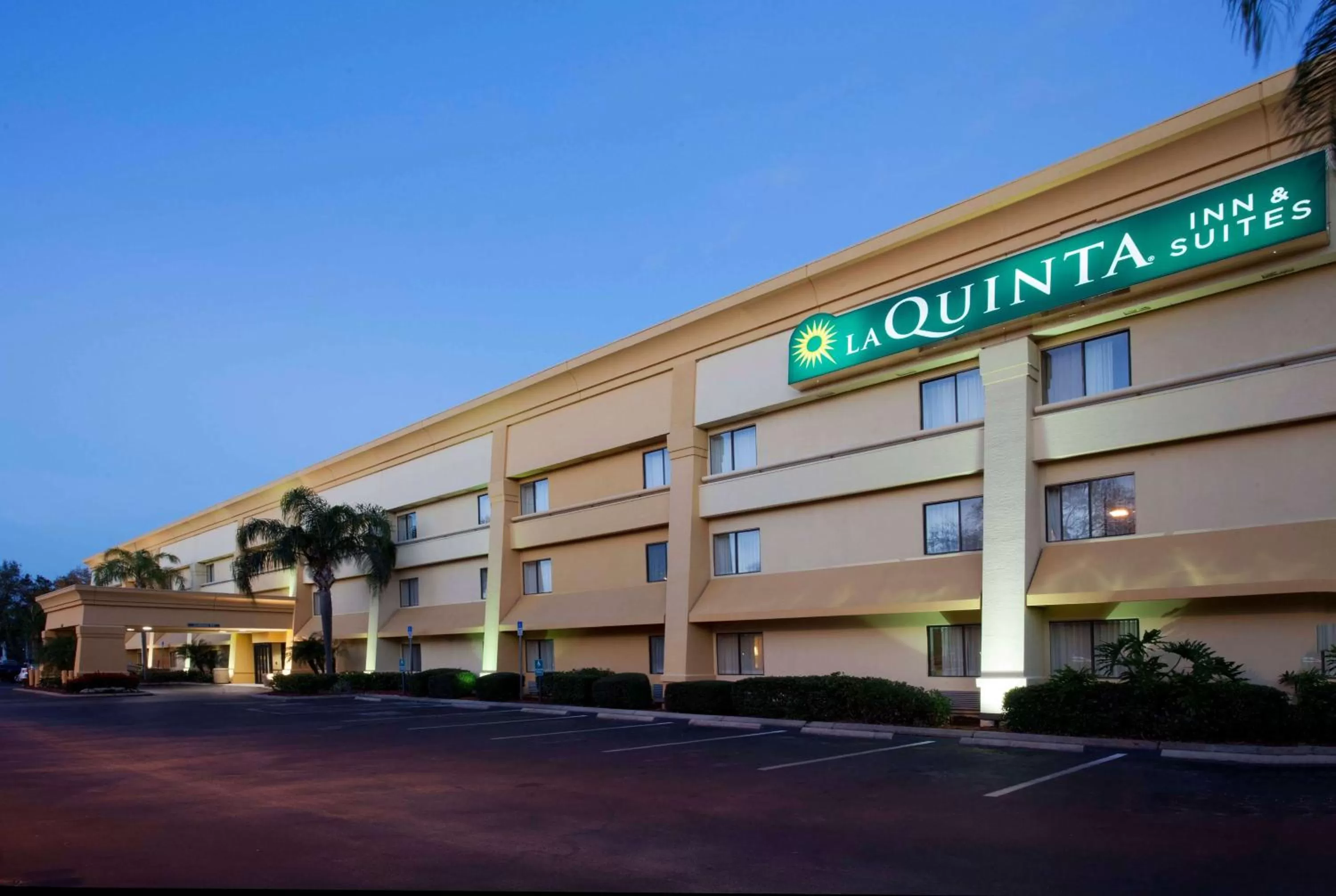 Property building in La Quinta by Wyndham Tampa Fairgrounds - Casino