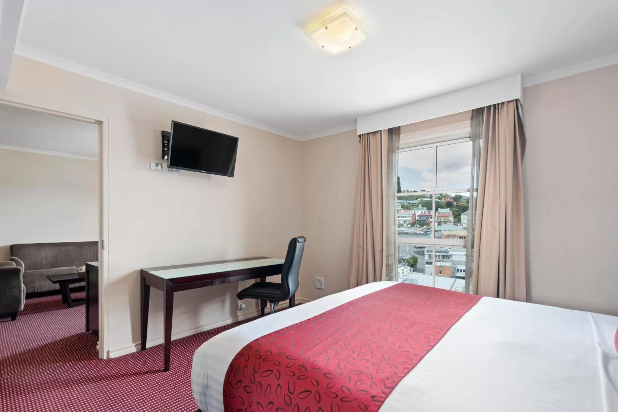 Photo of the whole room, Bed in Hotel Grand Chancellor Launceston