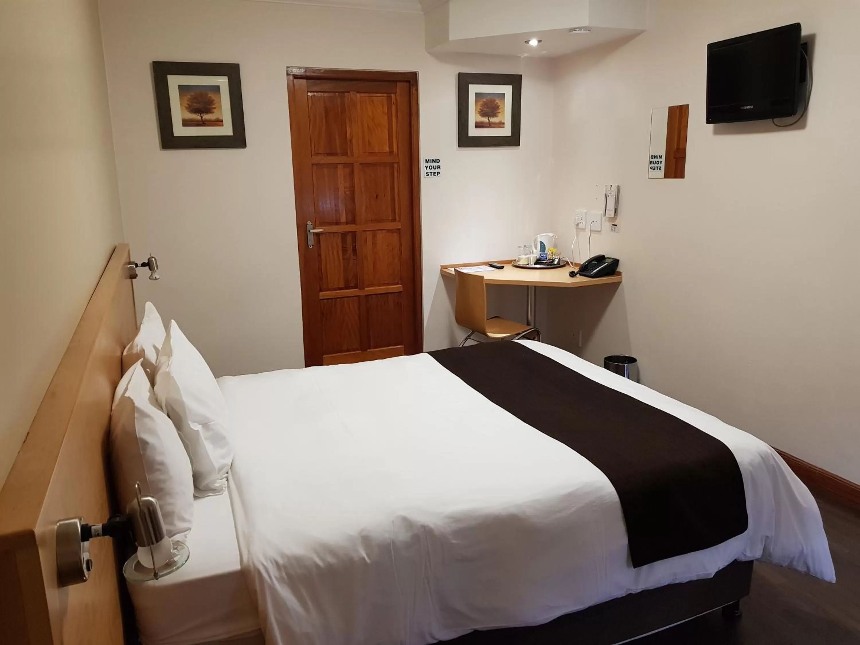 Photo of the whole room, Bed in Europrime Hotel