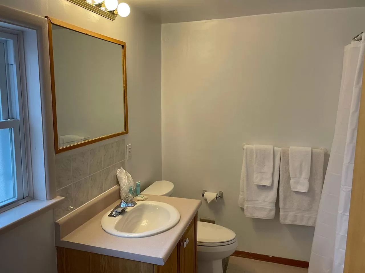 Bathroom in Hotel Wolfe Island