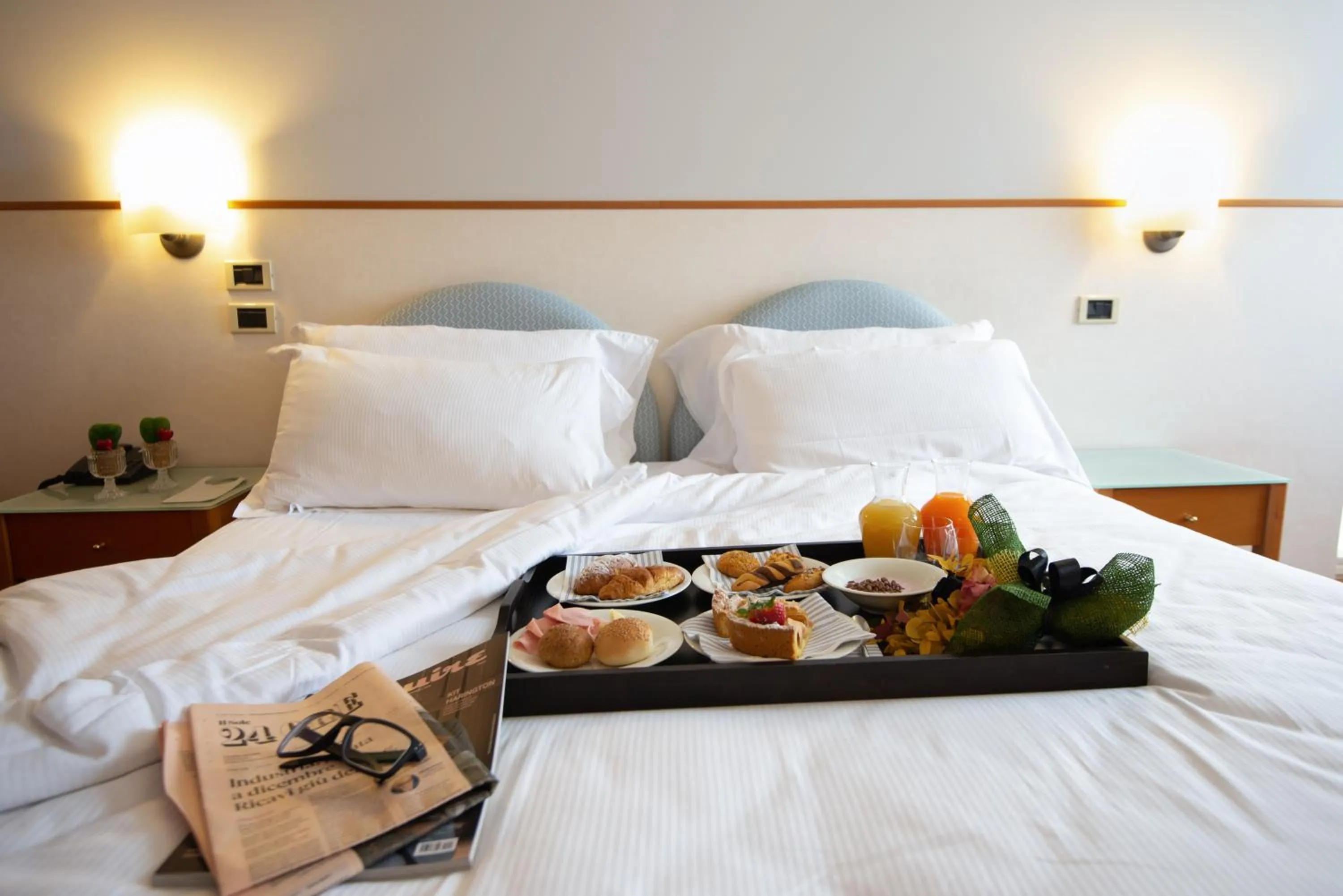 Bedroom, Bed in Hotel Baia Flaminia