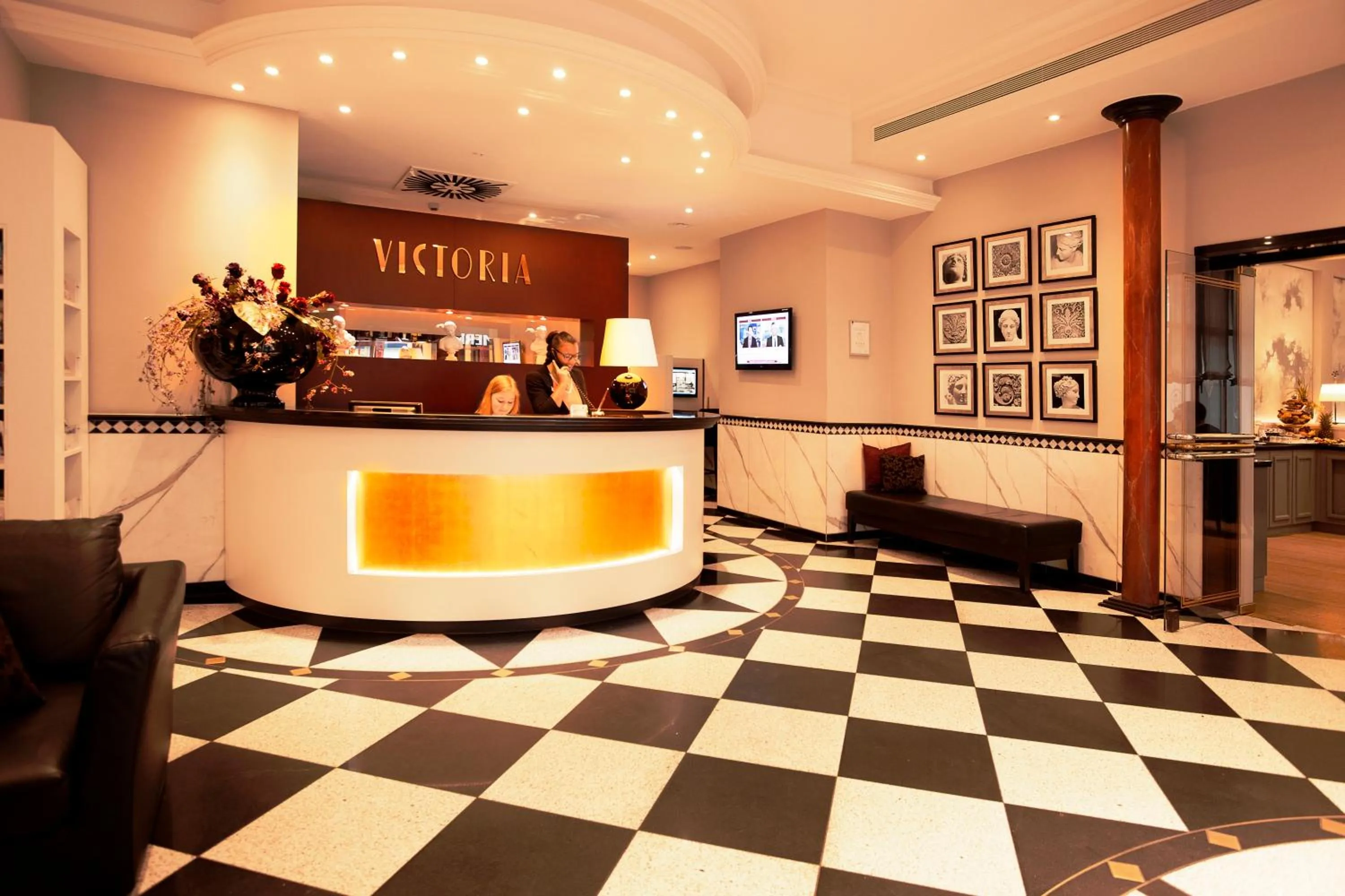 Lobby or reception in Hotel Victoria