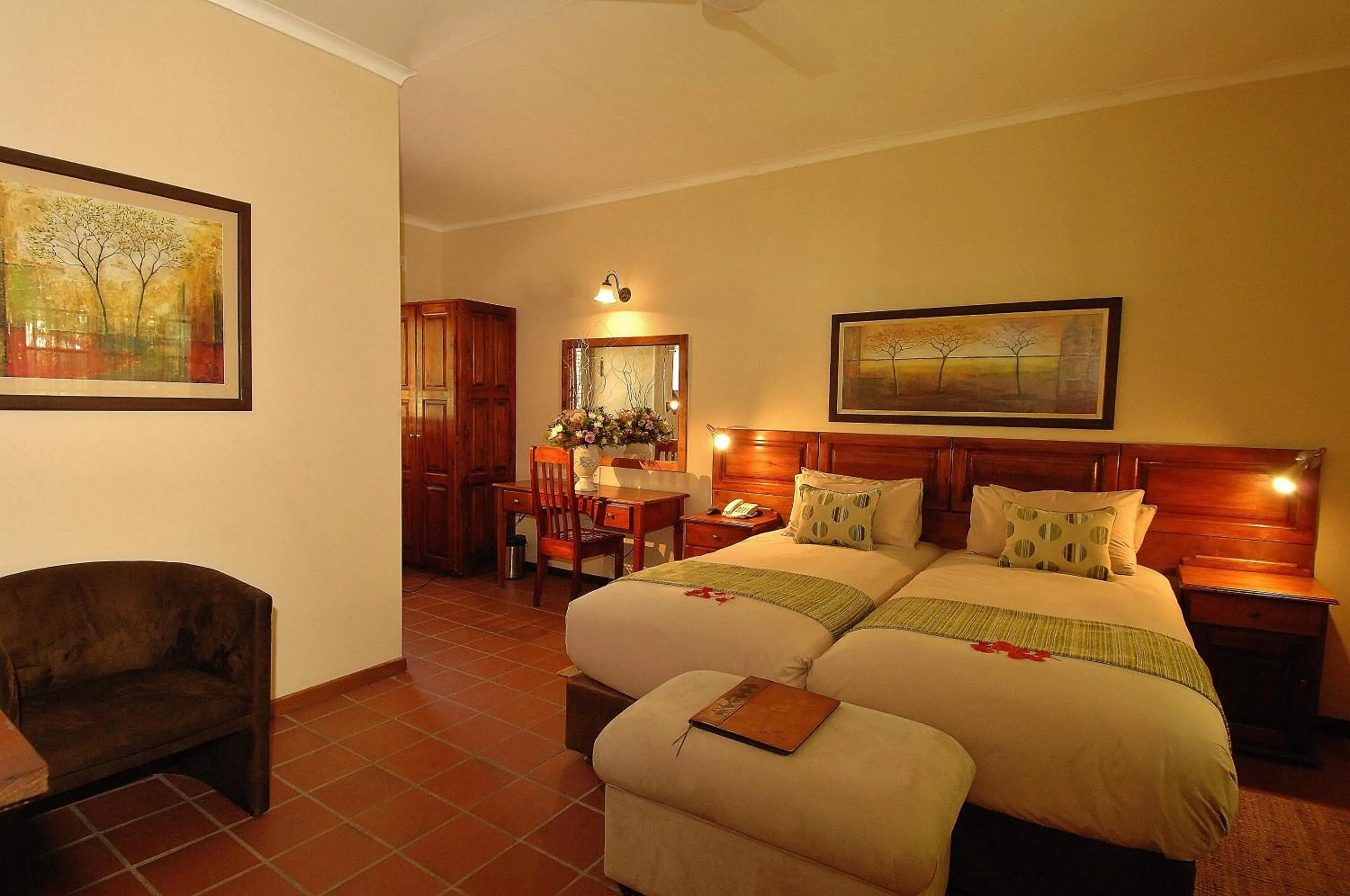 Photo of the whole room, Bed in Tzaneen Country Lodge